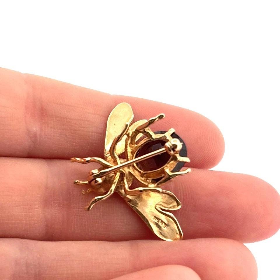 Women's Vintage Oval Smoky 4ct Quartz Florentine Finish 14K Gold Bee Brooch