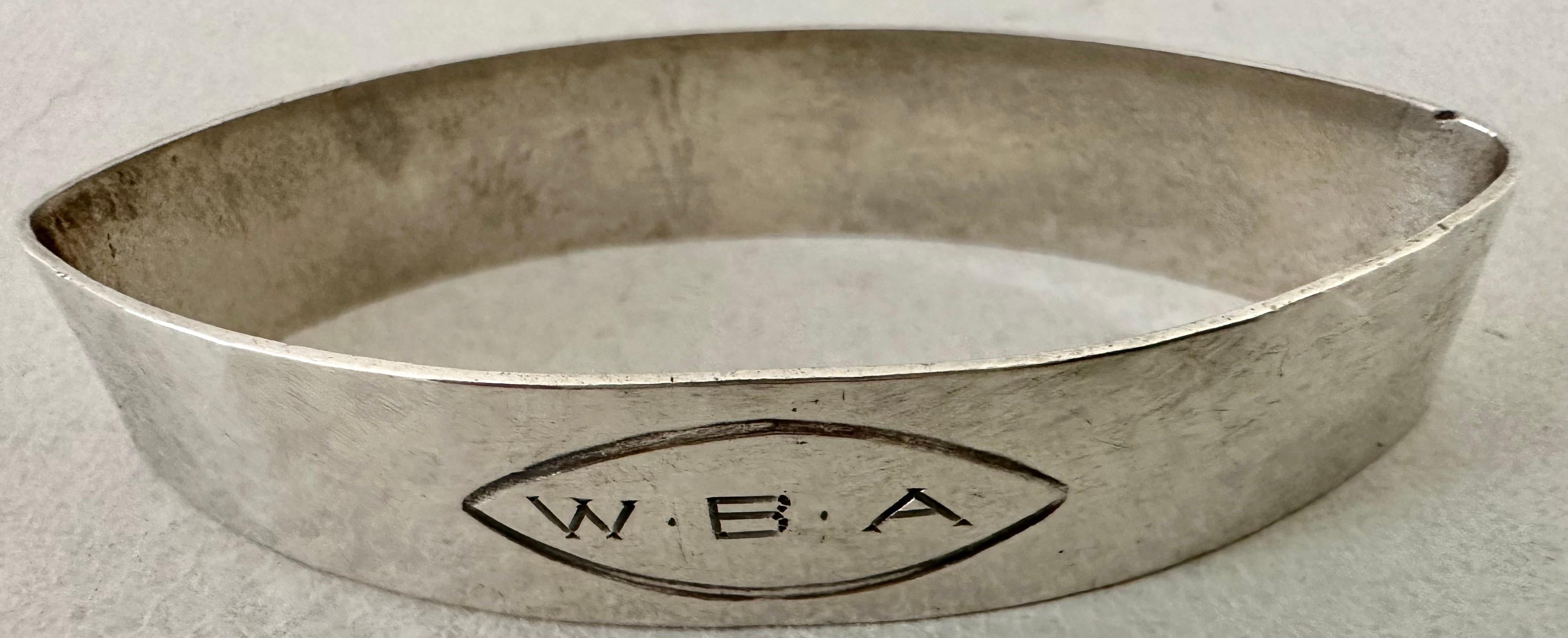 Vintage Oval Sterling Monogramed Napkin Ring In Good Condition For Sale In Sheffield, MA