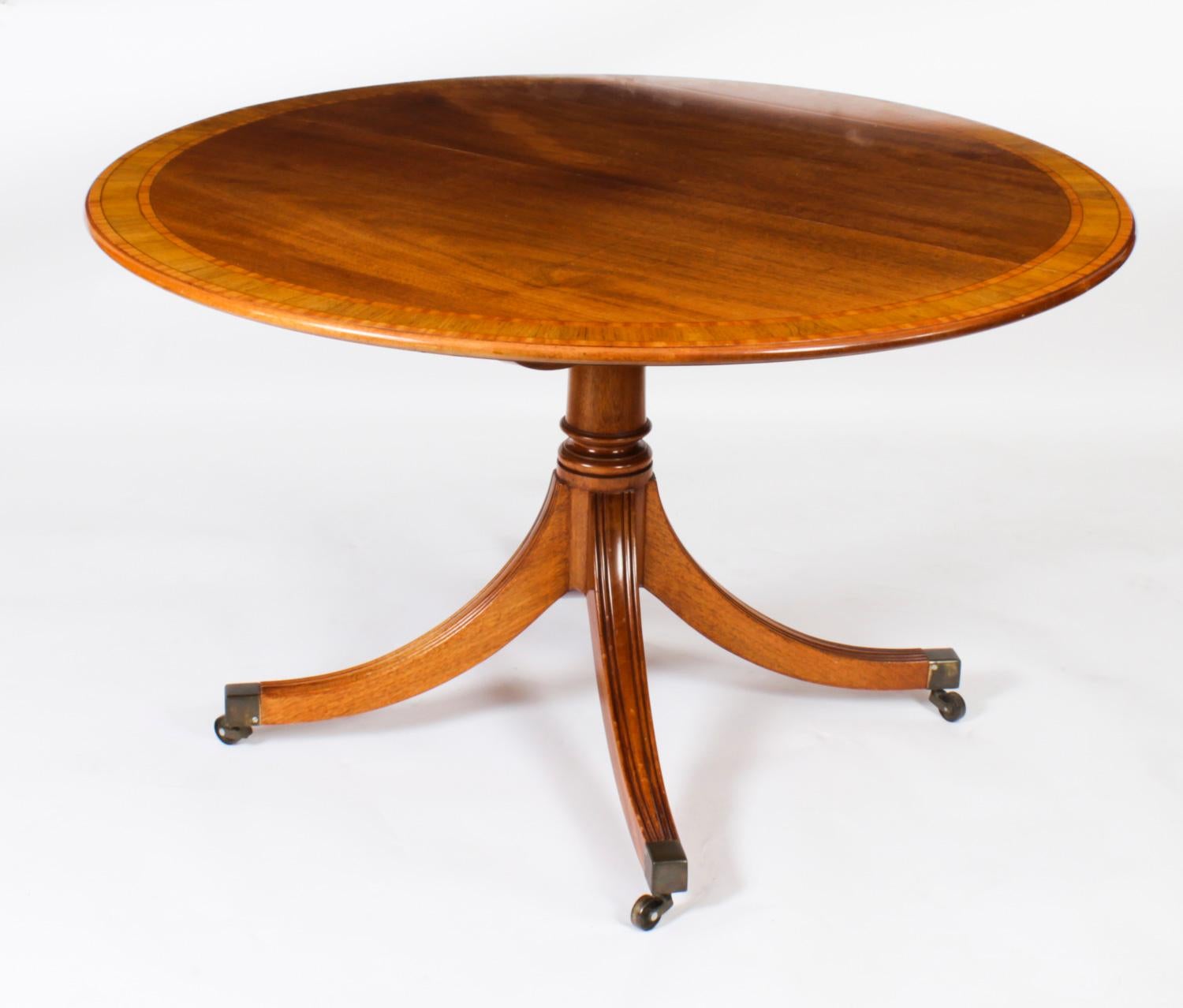 Vintage Oval Table & 6 Chairs by William Tillman 20th Century In Good Condition In London, GB