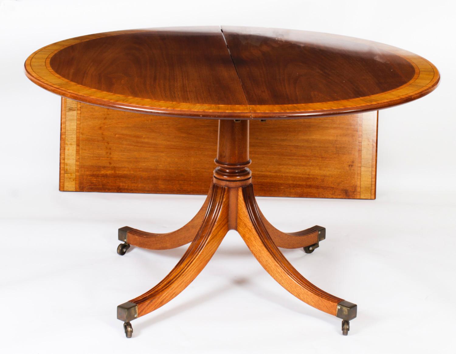 Mahogany Vintage Oval Table & 6 Chairs by William Tillman 20th Century