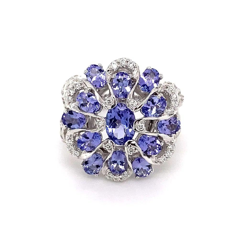 Mixed Cut Vintage Oval Tanzanite and Diamond Gold Statement Cluster Ring For Sale