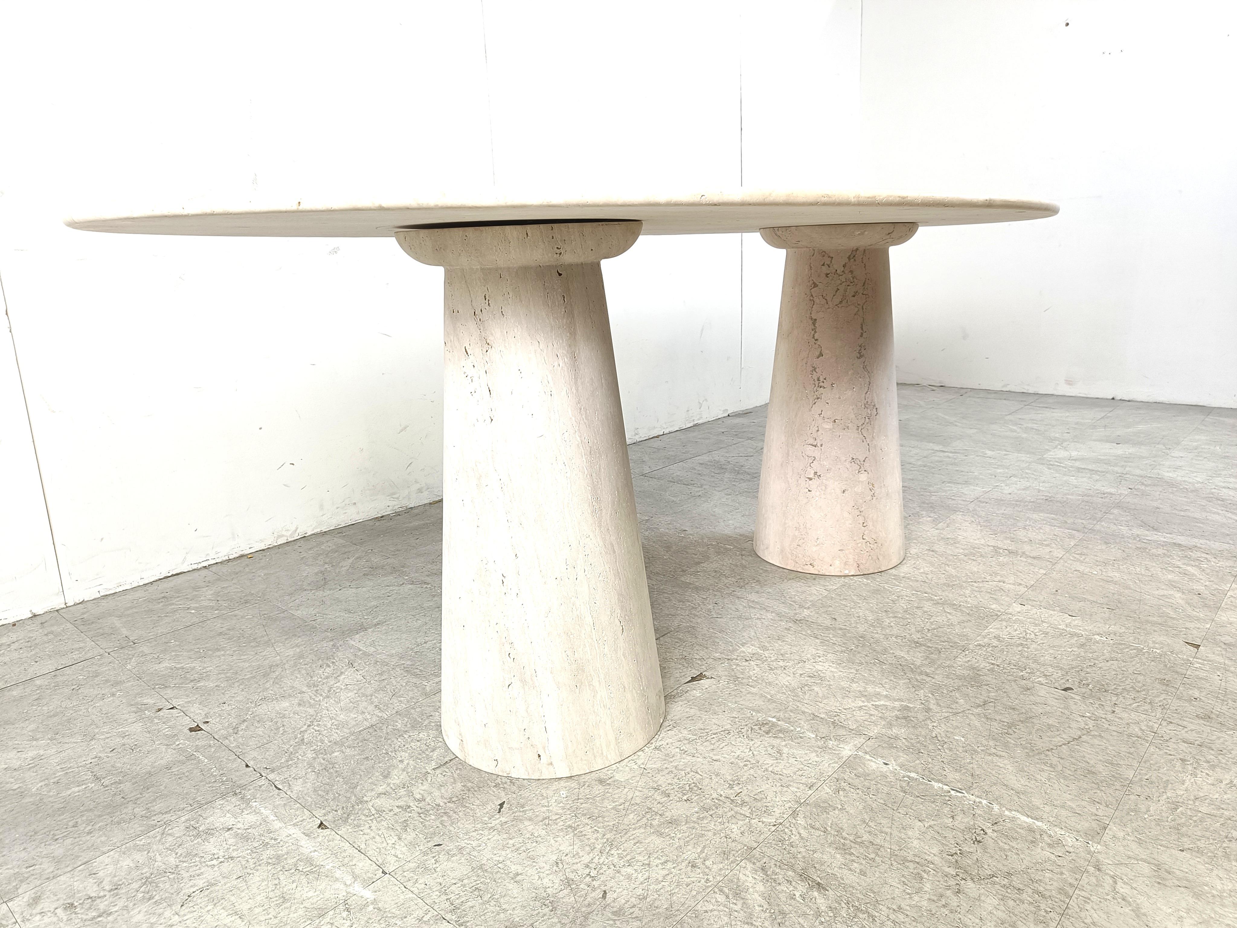 Table de salle à manger ovale vintage en travertin, années 1970 4