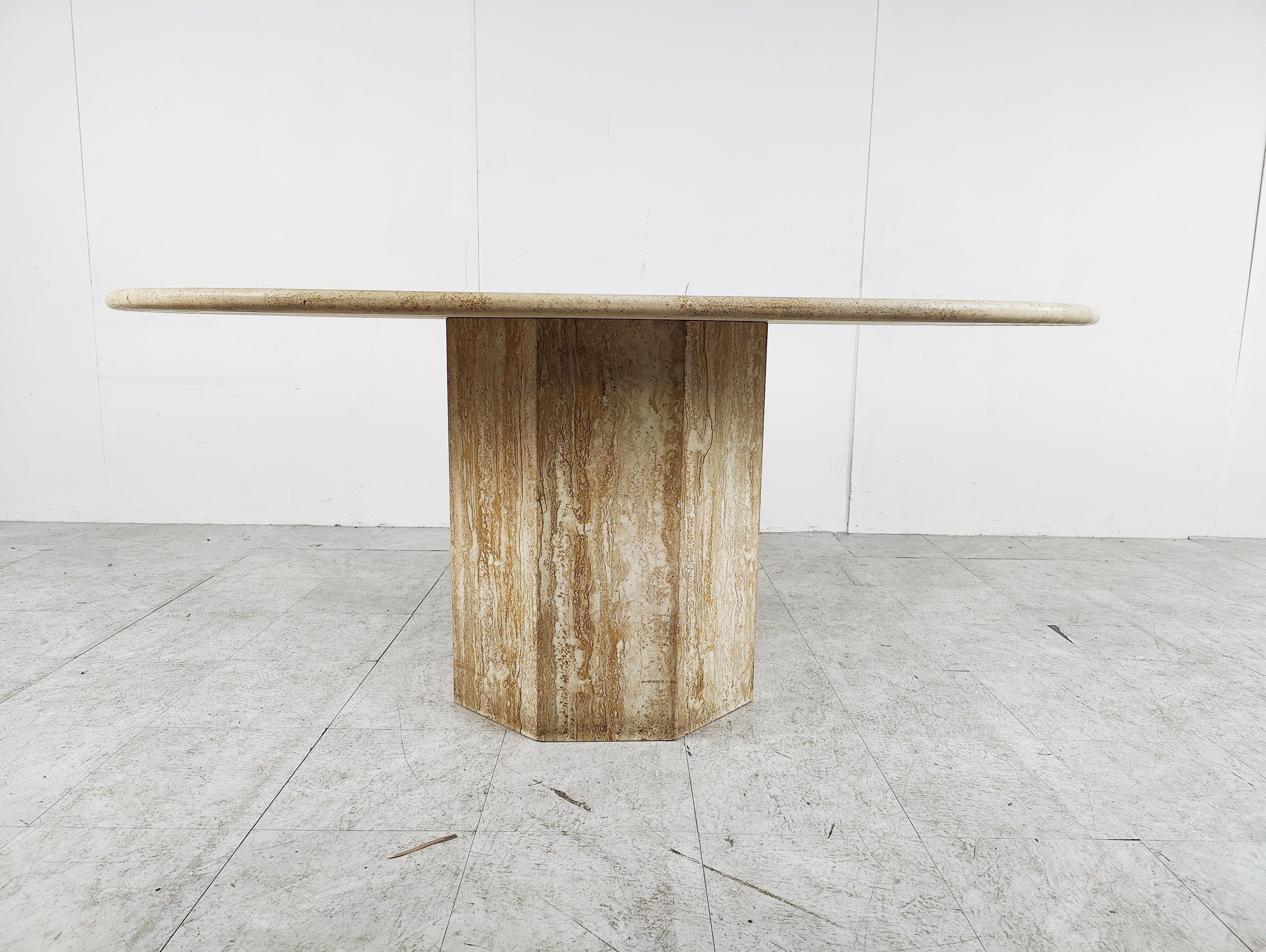 Vintage Oval Travertine Dining Table, 1970s In Good Condition In Leuven, Vlaams Gewest