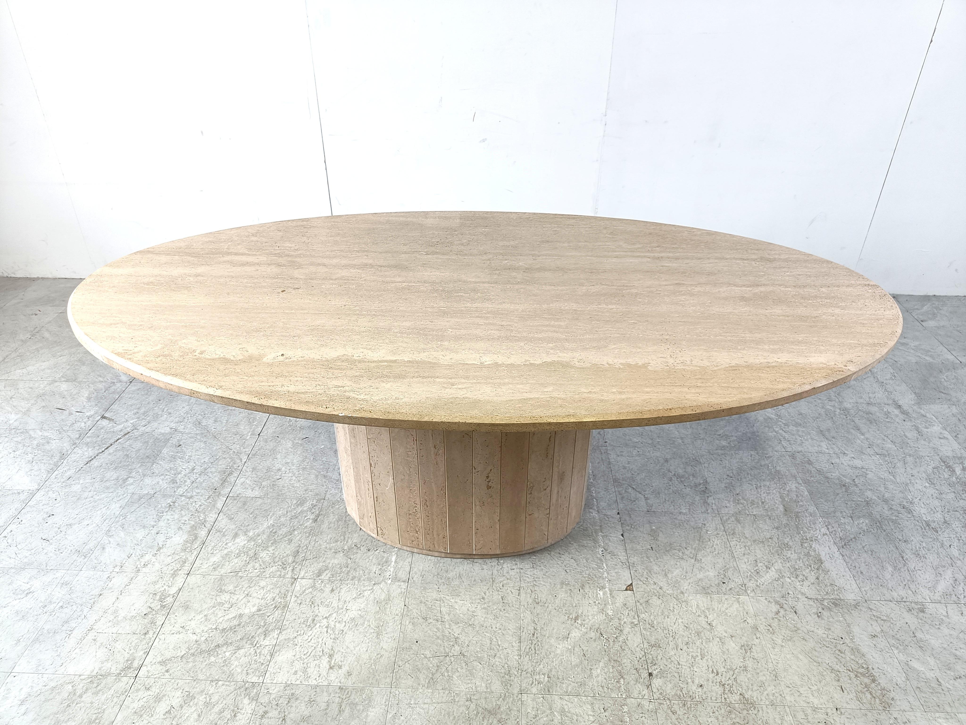 Vintage oval travertine dining table, 1970s In Good Condition In Leuven, Vlaams Gewest