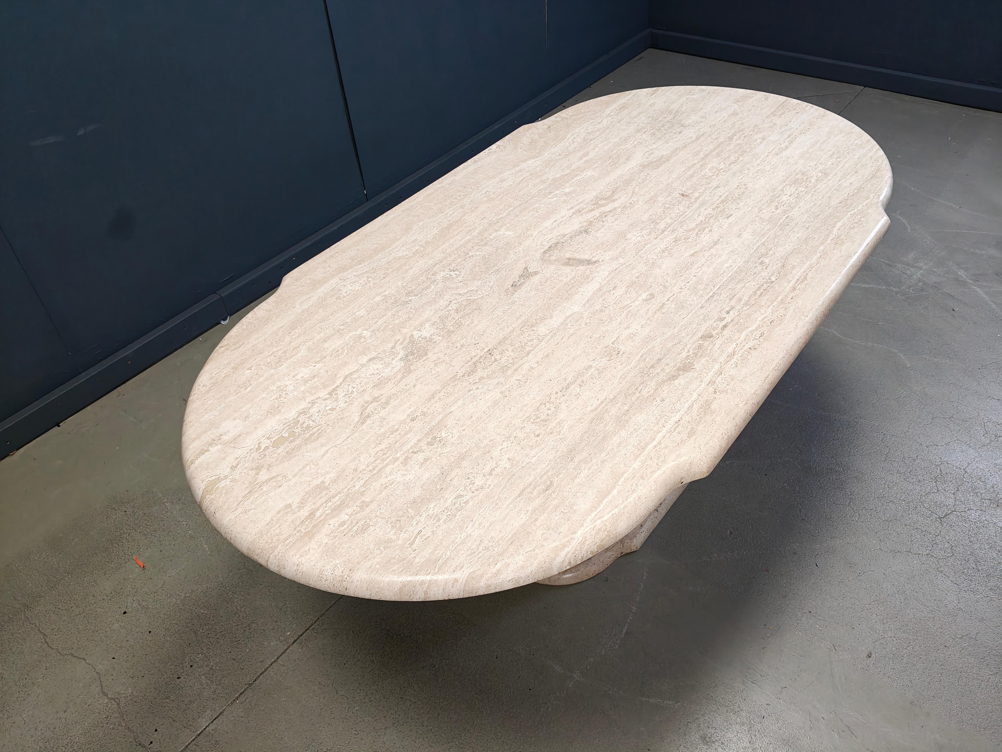 Fin du 20e siècle Table de salle à manger ovale vintage en travertin, années 1970 en vente