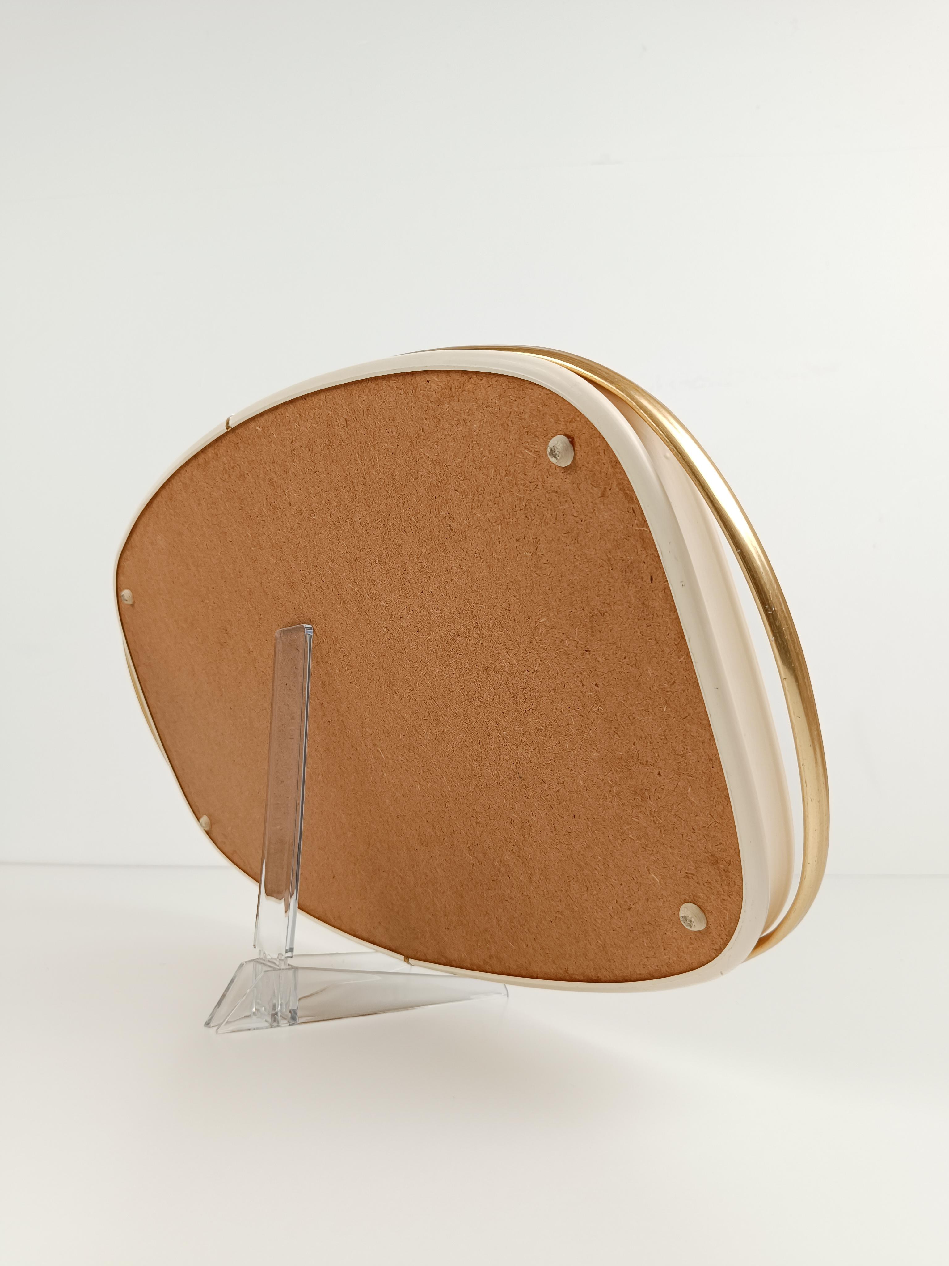 Vintage Oval Tray in Gilded Hammered Aluminum and Ivory Plastic, Italy 60s For Sale 5