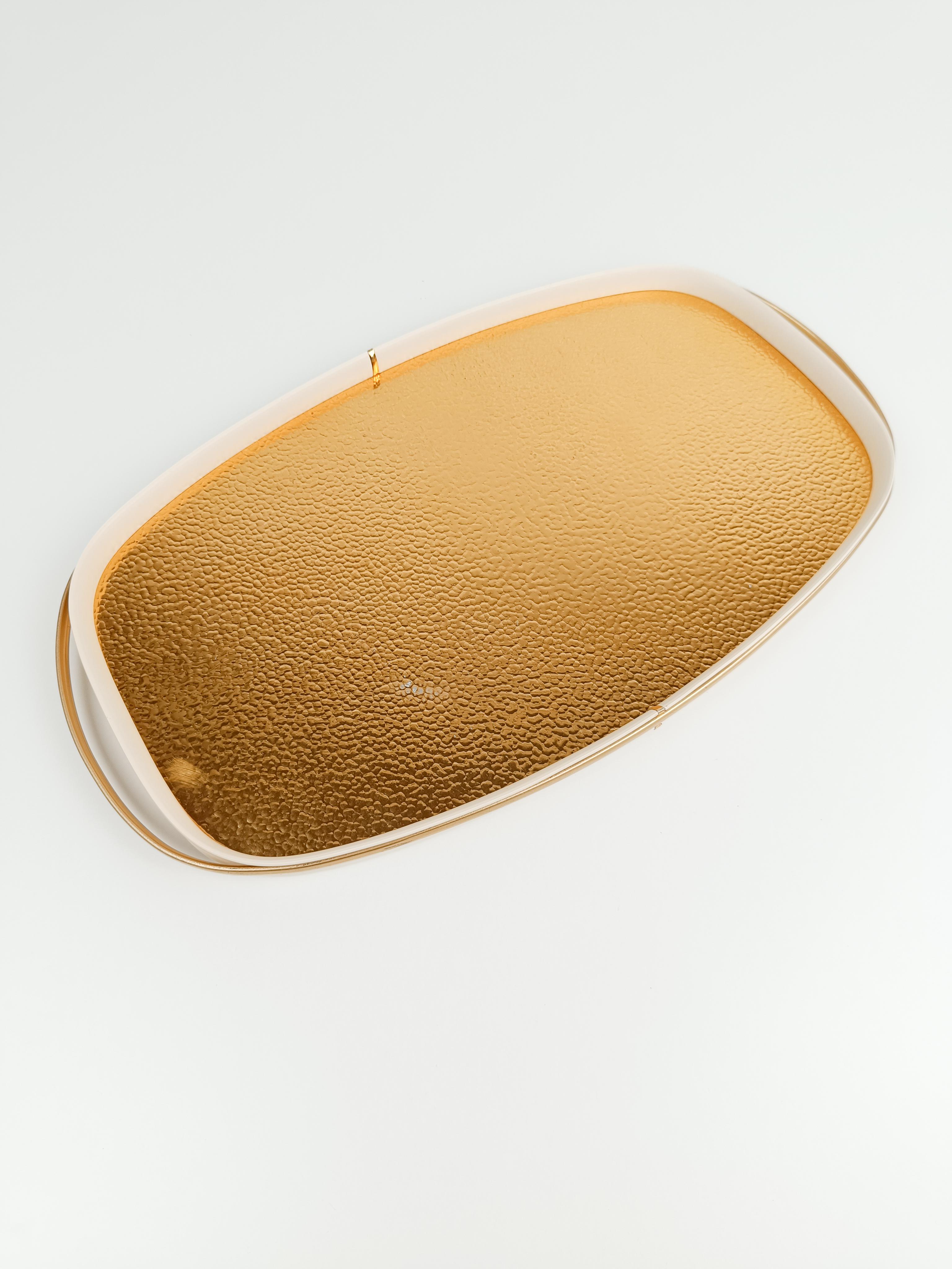 Vintage Oval Tray in Gilded Hammered Aluminum and Ivory Plastic, Italy 60s For Sale 6