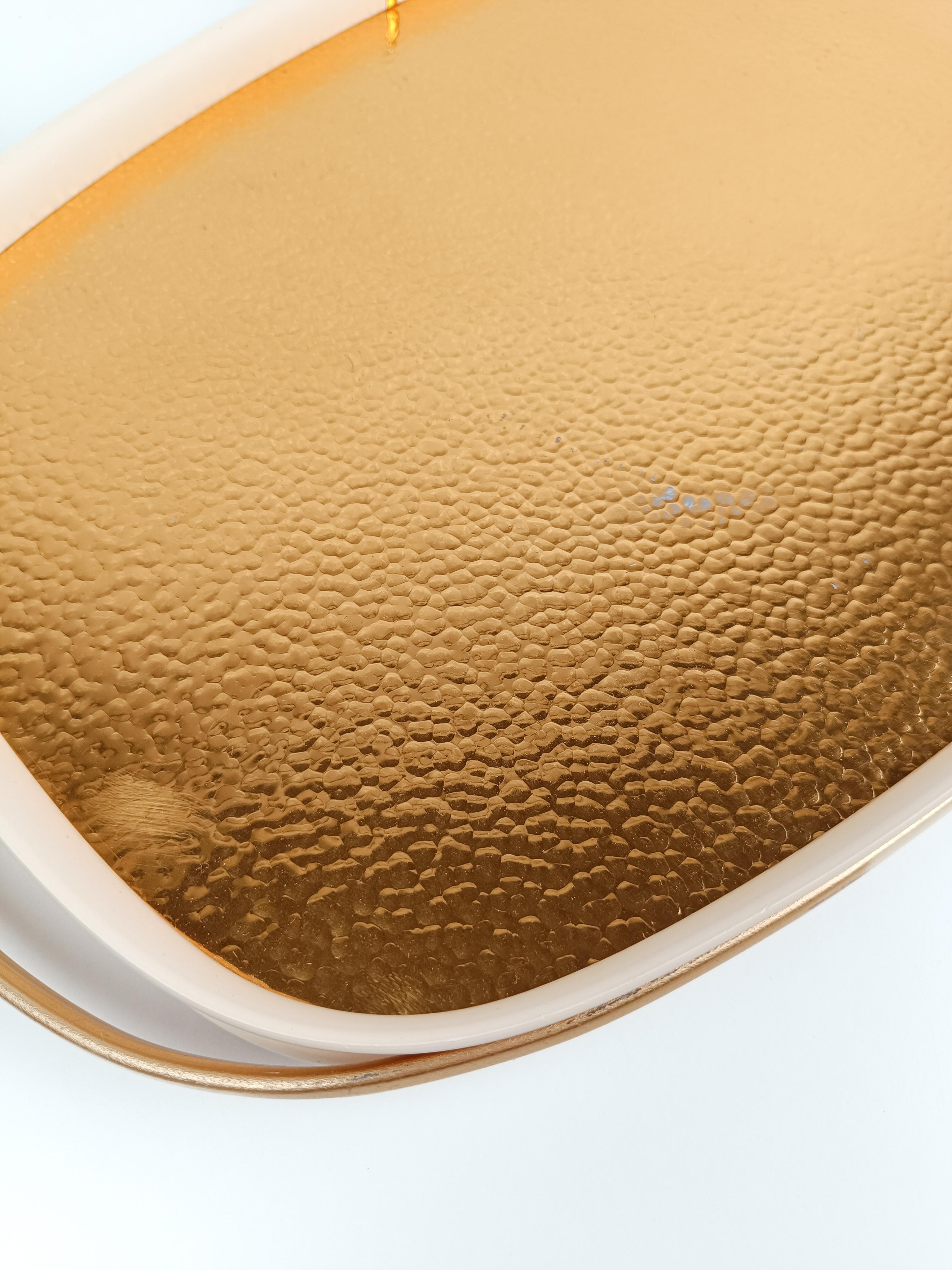 Vintage Oval Tray in Gilded Hammered Aluminum and Ivory Plastic, Italy 60s For Sale 7