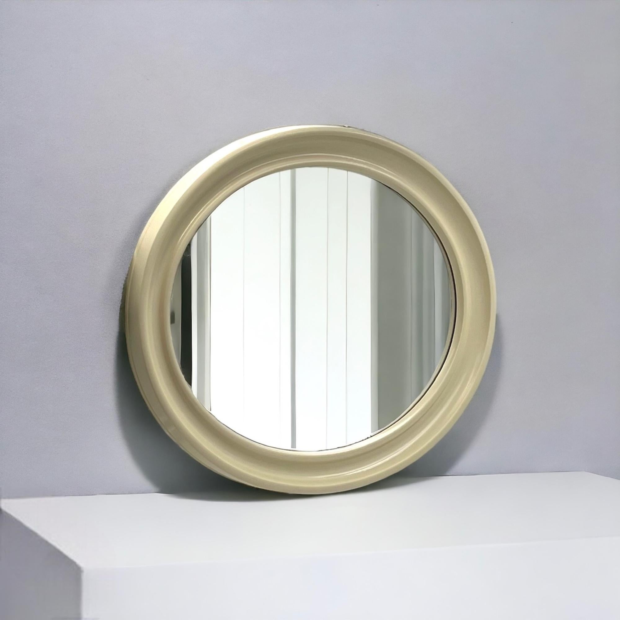 Vintage Oval Wall Mirror 'America' Carrara and Matta in Beige Bakelite, 1970s im Zustand „Gut“ im Angebot in San Benedetto Del Tronto, IT