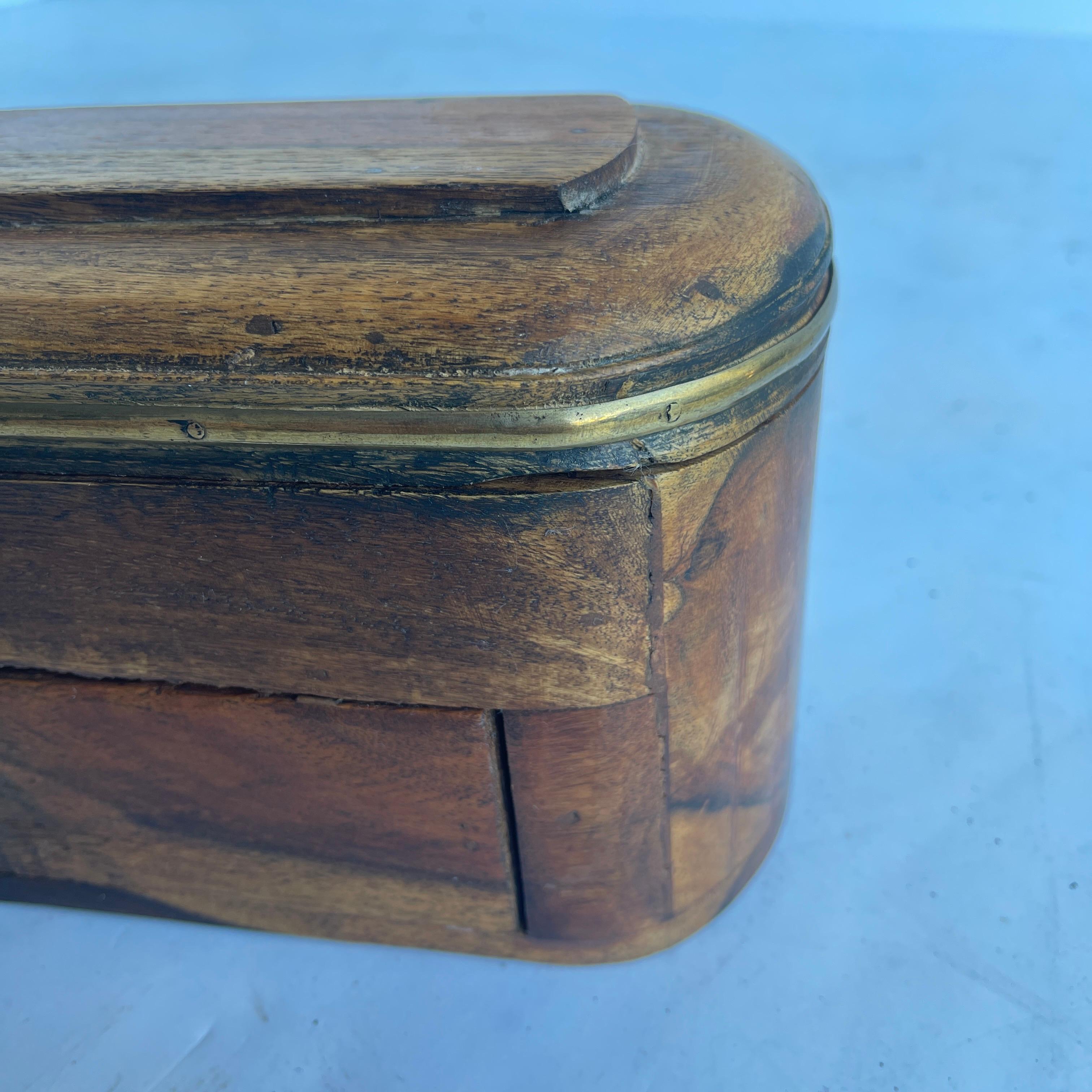 Vintage Oval Wood and Brass Jewelry Box For Sale 6