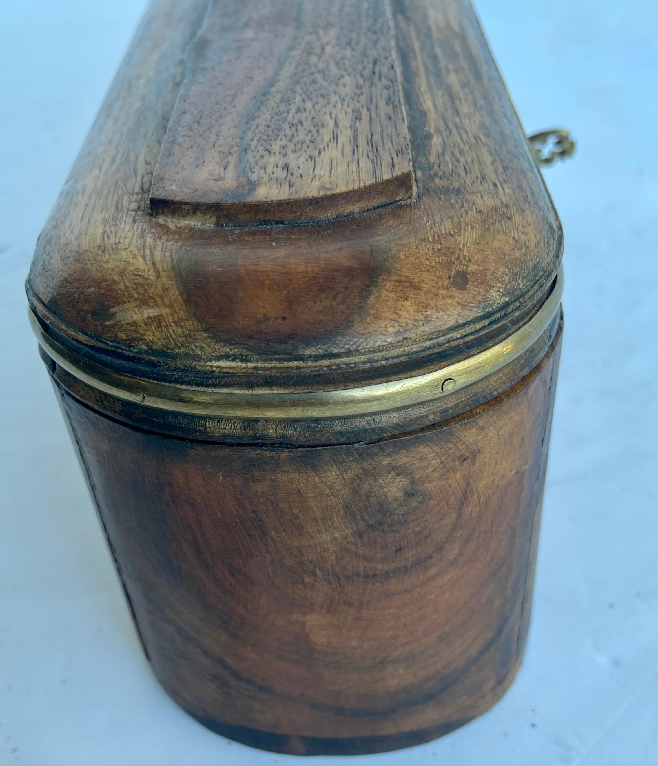 Vintage Oval Wood and Brass Jewelry Box For Sale 8