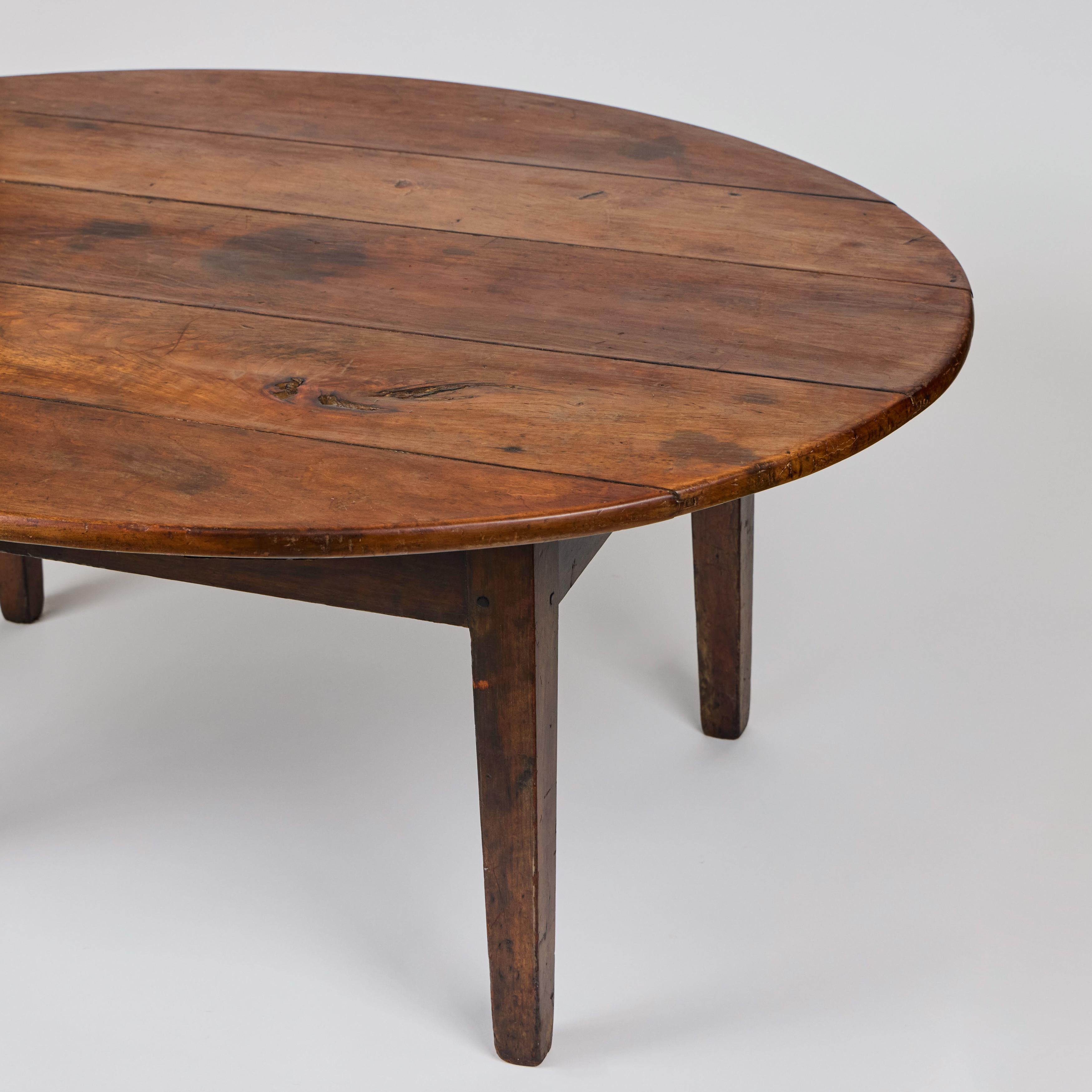 American Vintage Oval Wood Coffee Table For Sale