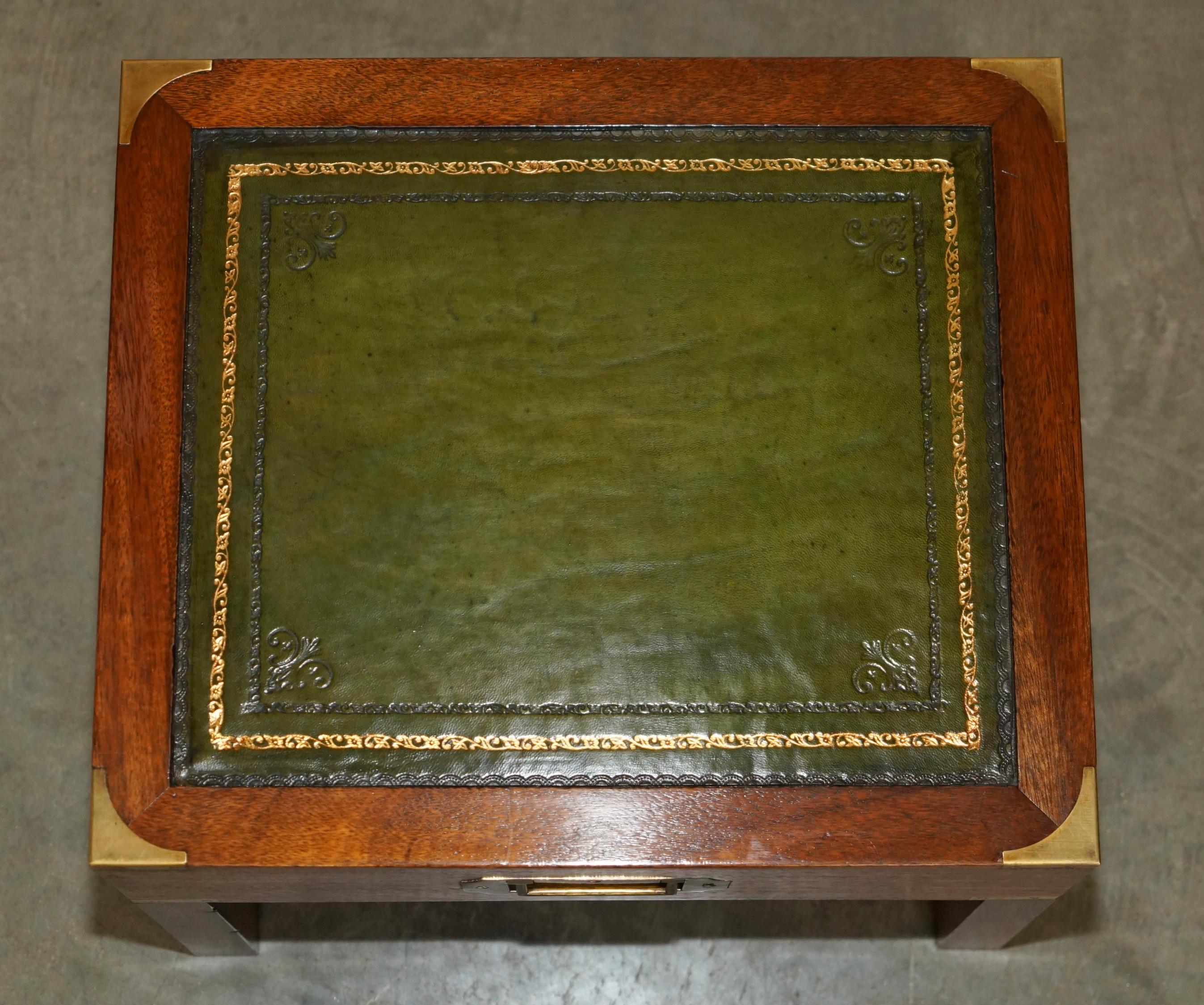 ViNTAGE SOBRE CAMPAÑA MILITAR DE CUERO VERDE RESTAURADO NIDO DE MESAS LATERALES PARA EL CAFÉ en venta 10