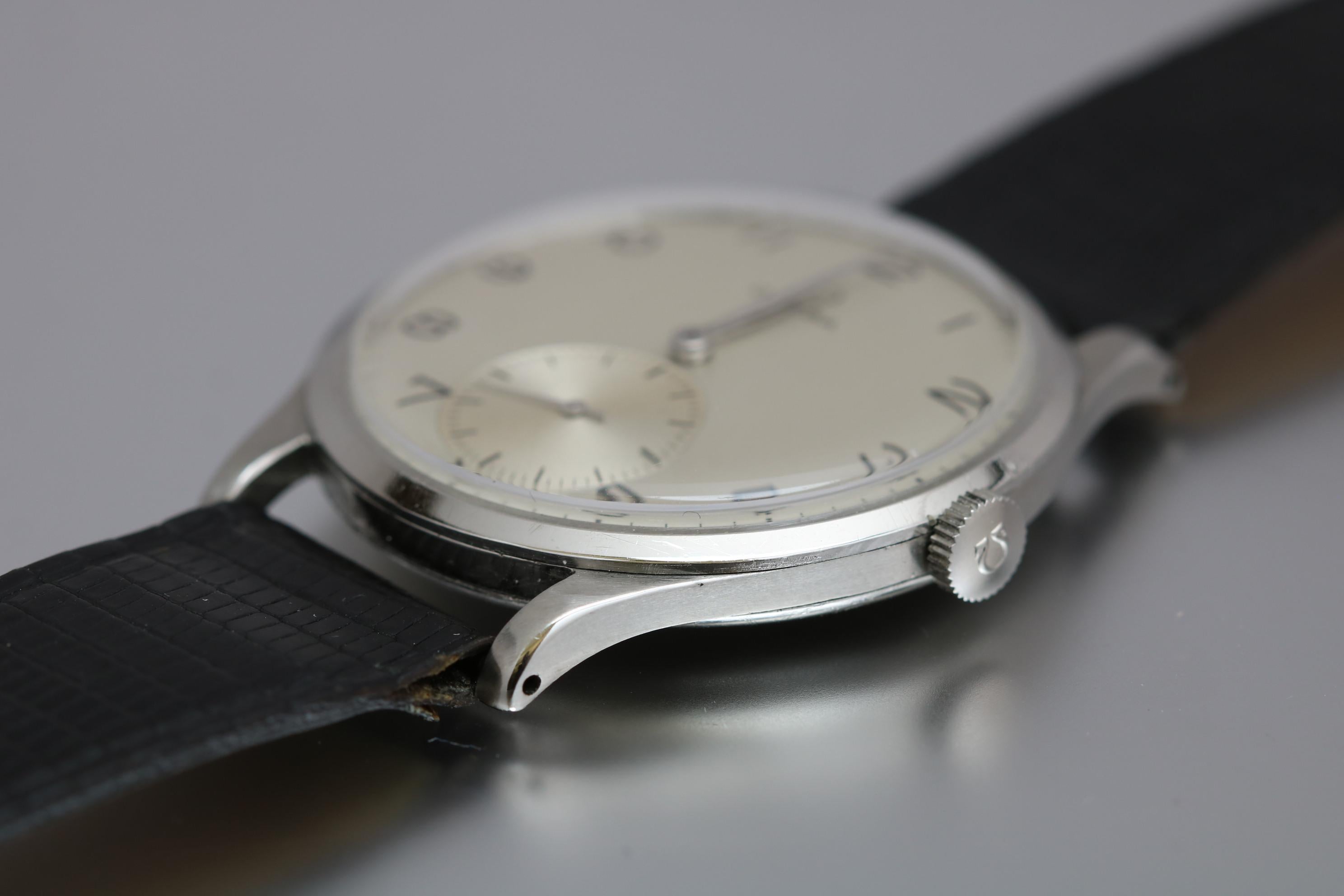 Vintage Oversized Stainless Steel Omega Ref 2609 Wristwatch, circa 1950 In Good Condition In Miami Beach, FL