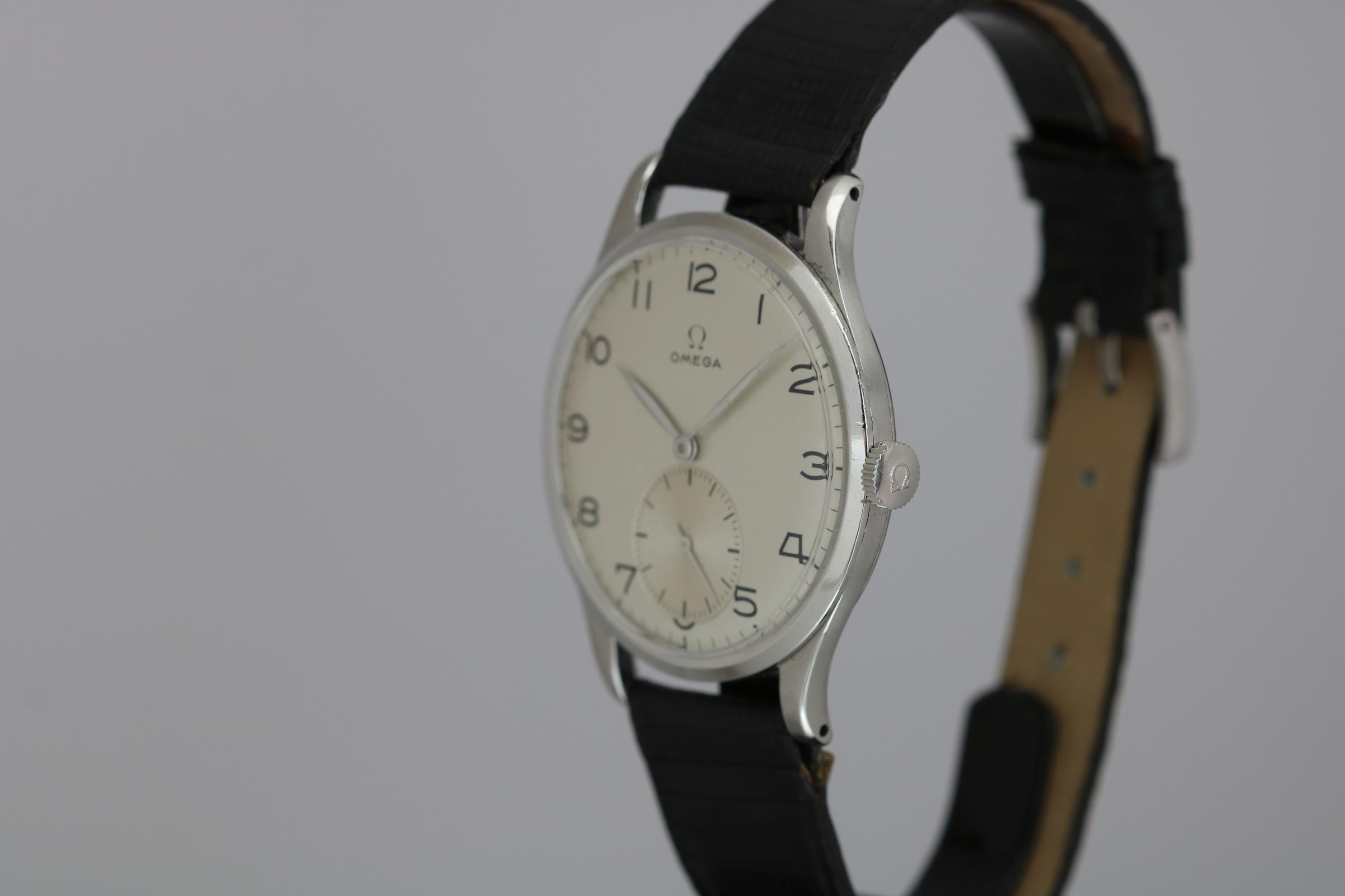 Vintage Oversized Stainless Steel Omega Ref 2609 Wristwatch, circa 1950 2