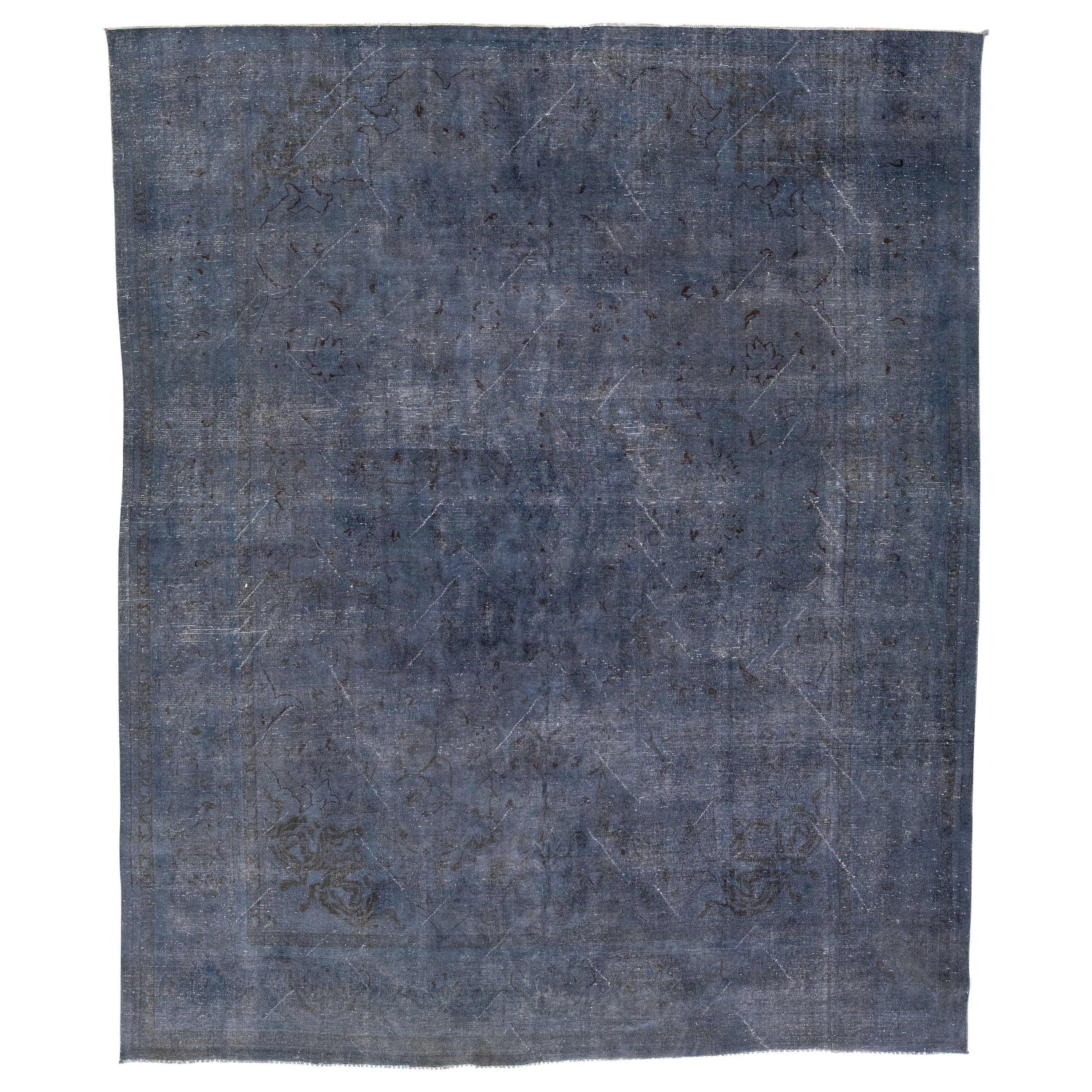Tappeto vintage in lana grigio-blu sovratinto e disegnato a mano