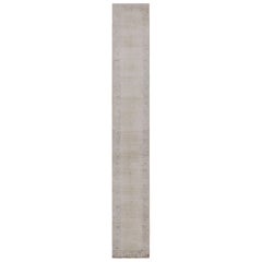 Überfärbter persischer Läufer in Beige-Braun mit offenem Feld, von Rug & Kilim