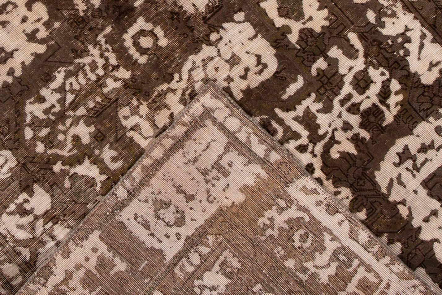 Überzogener Teppich im Vintage-Stil (Handgeknüpft) im Angebot