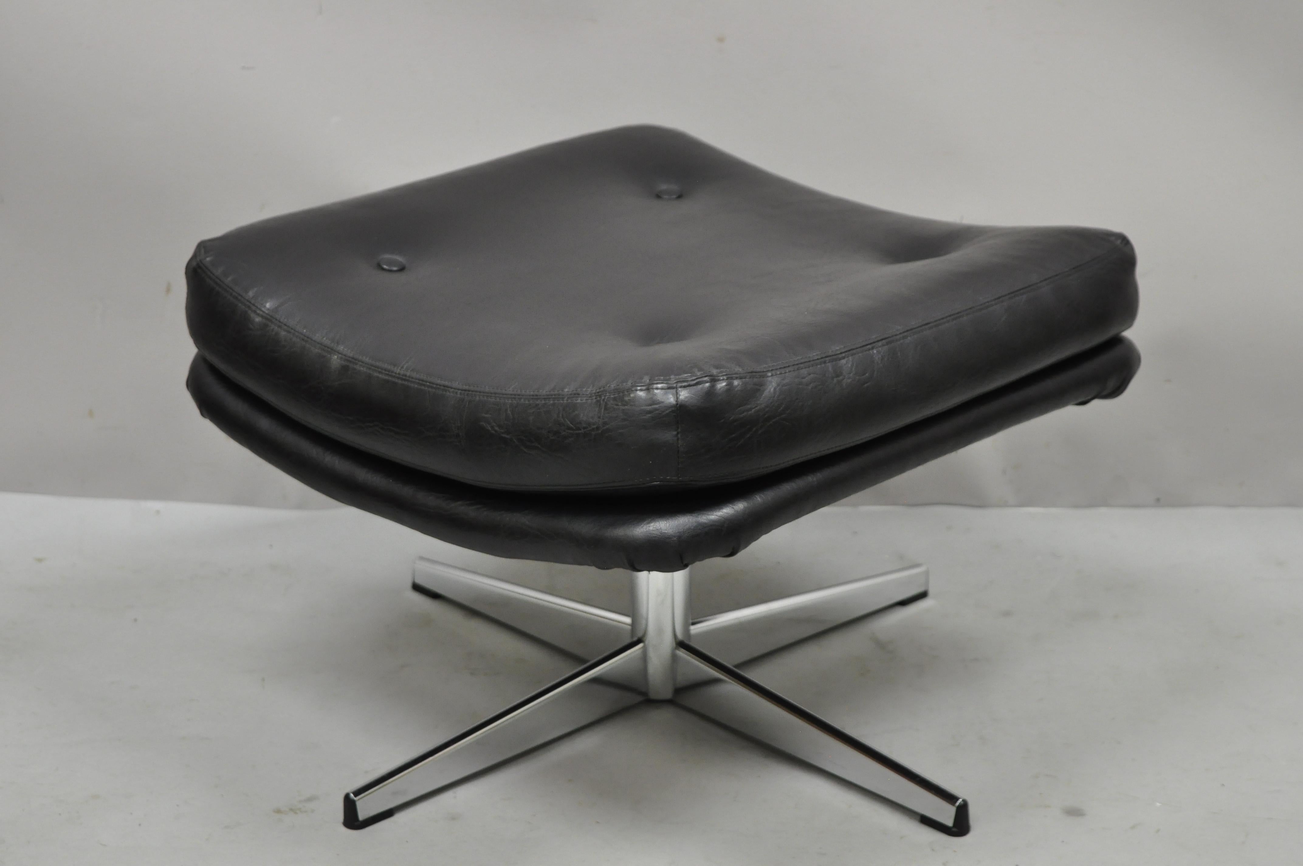 Vintage Overman Swivel Black Vinyl Ottoman Footstool Chrome Base to Egg Chair In Good Condition In Philadelphia, PA
