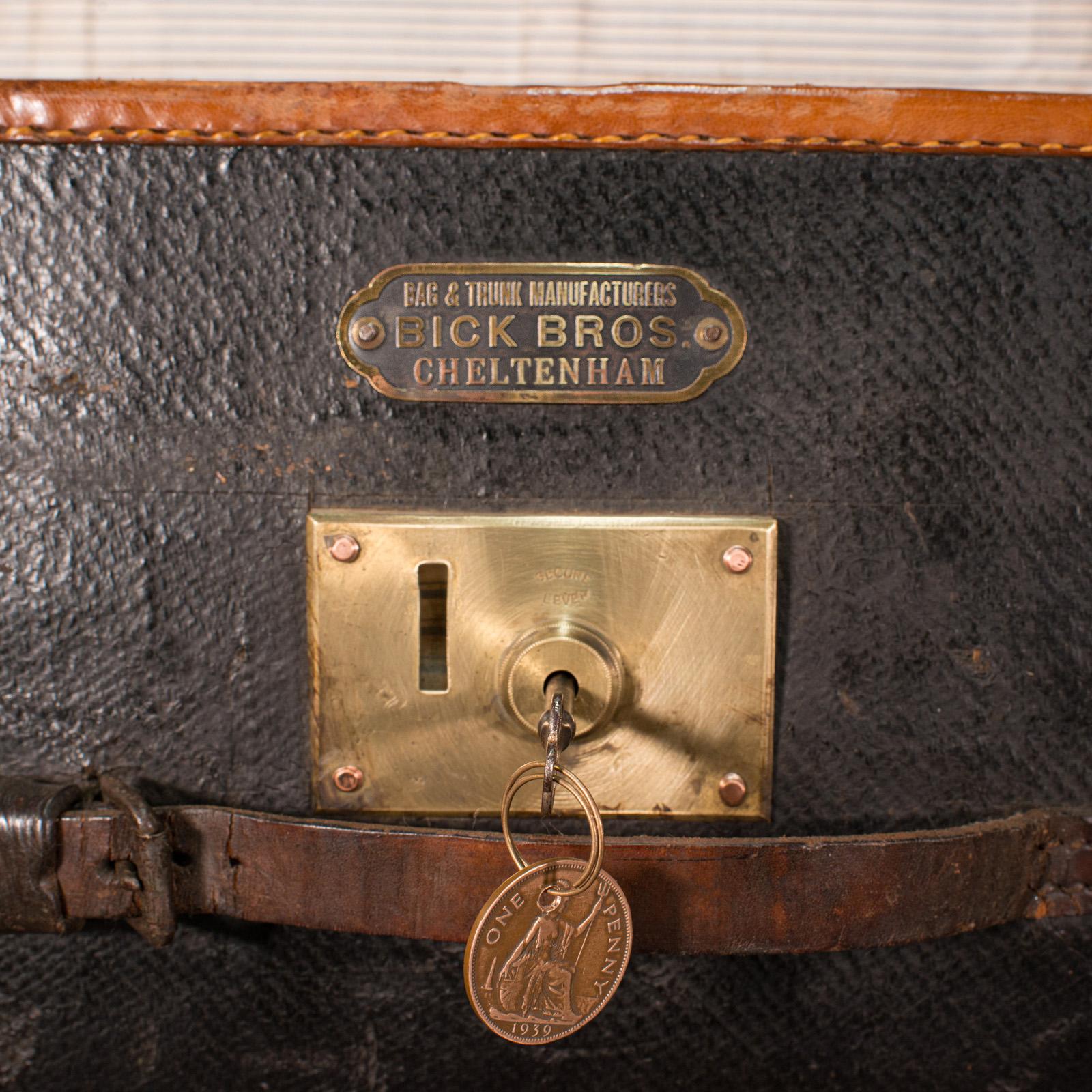 Vintage Overseas Voyage Trunk, English, Leather, Travel Case, Luggage, C.1930 For Sale 3