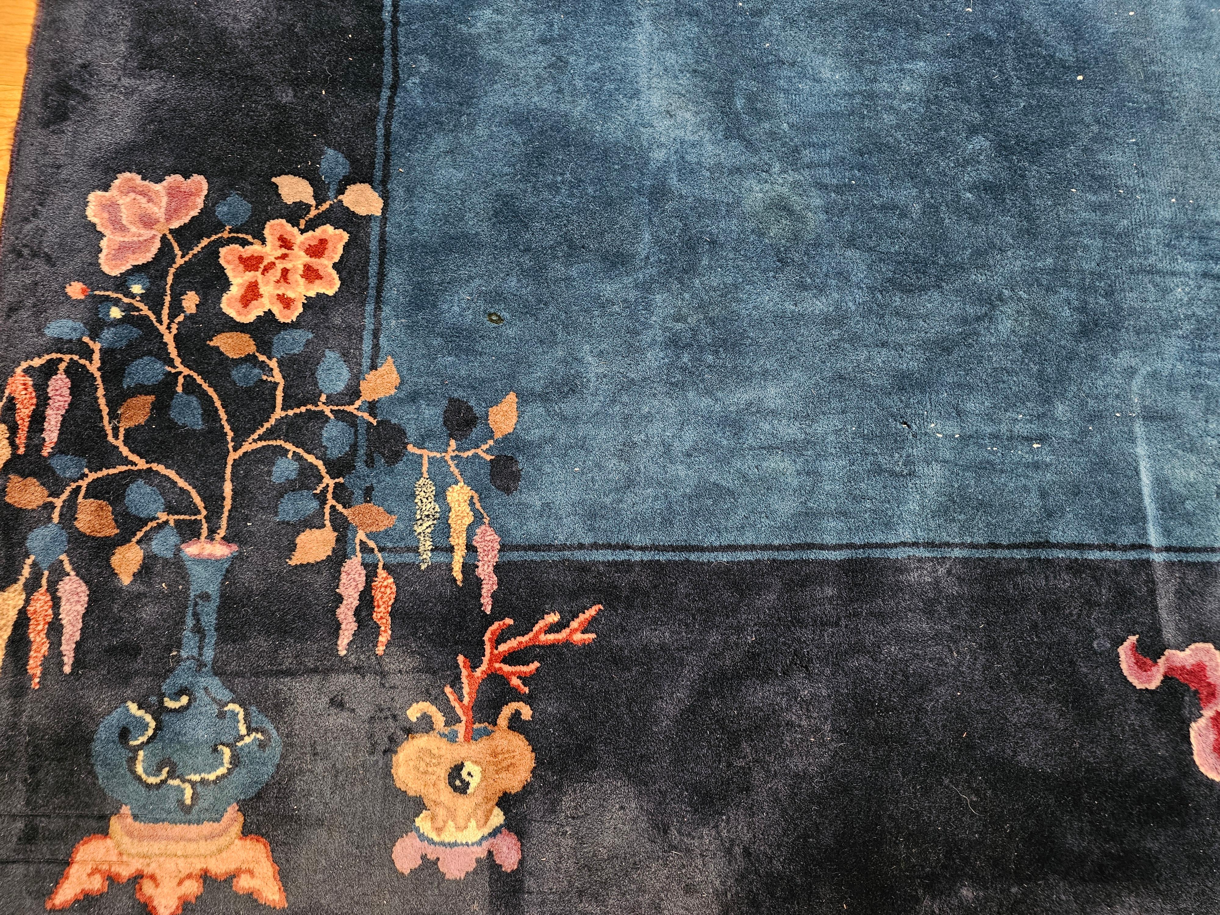 Alfombra china Art Decó vintage de gran tamaño en azul con fénix y motivos simbólicos Lana en venta