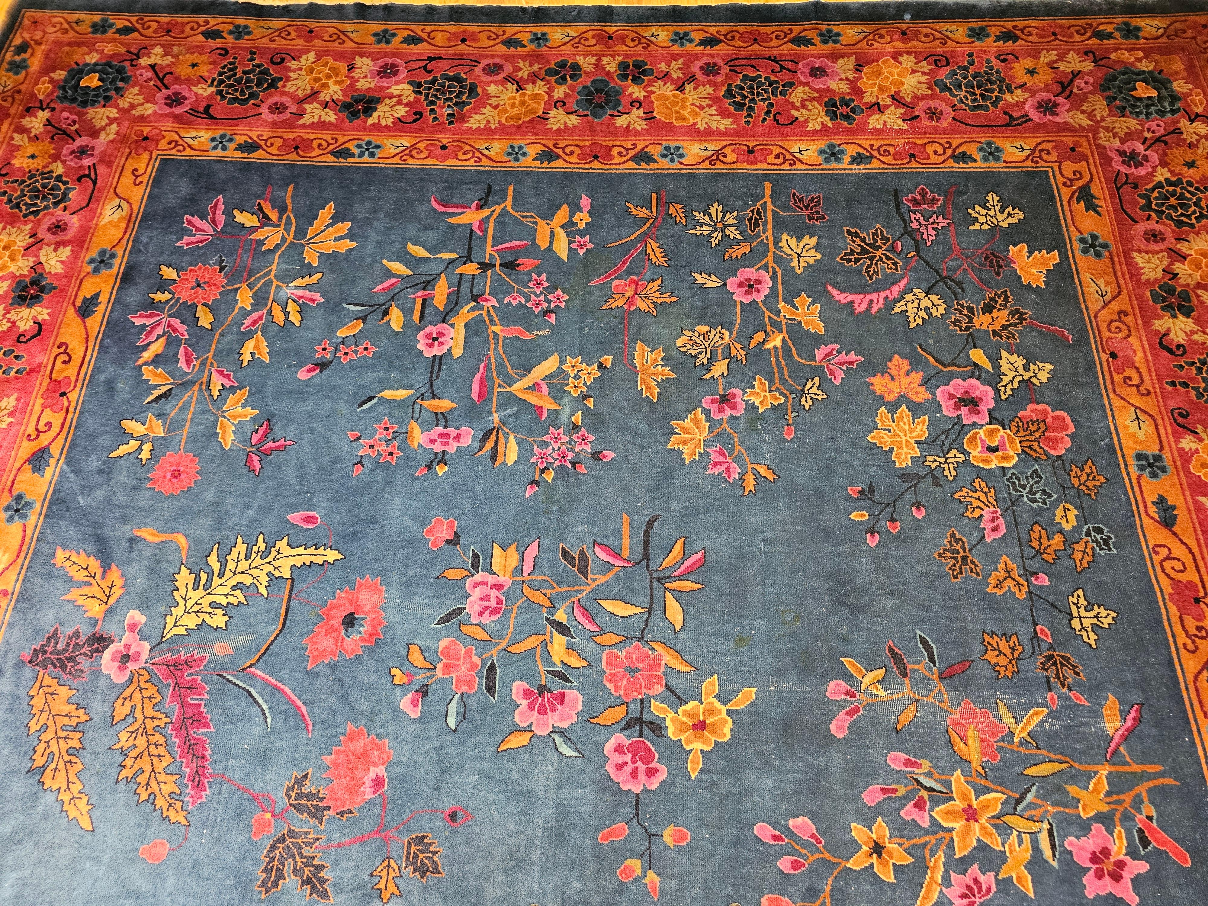 Alfombra china Art Decó vintage de gran tamaño en azul francés, rosa, verde y rojo Lana en venta