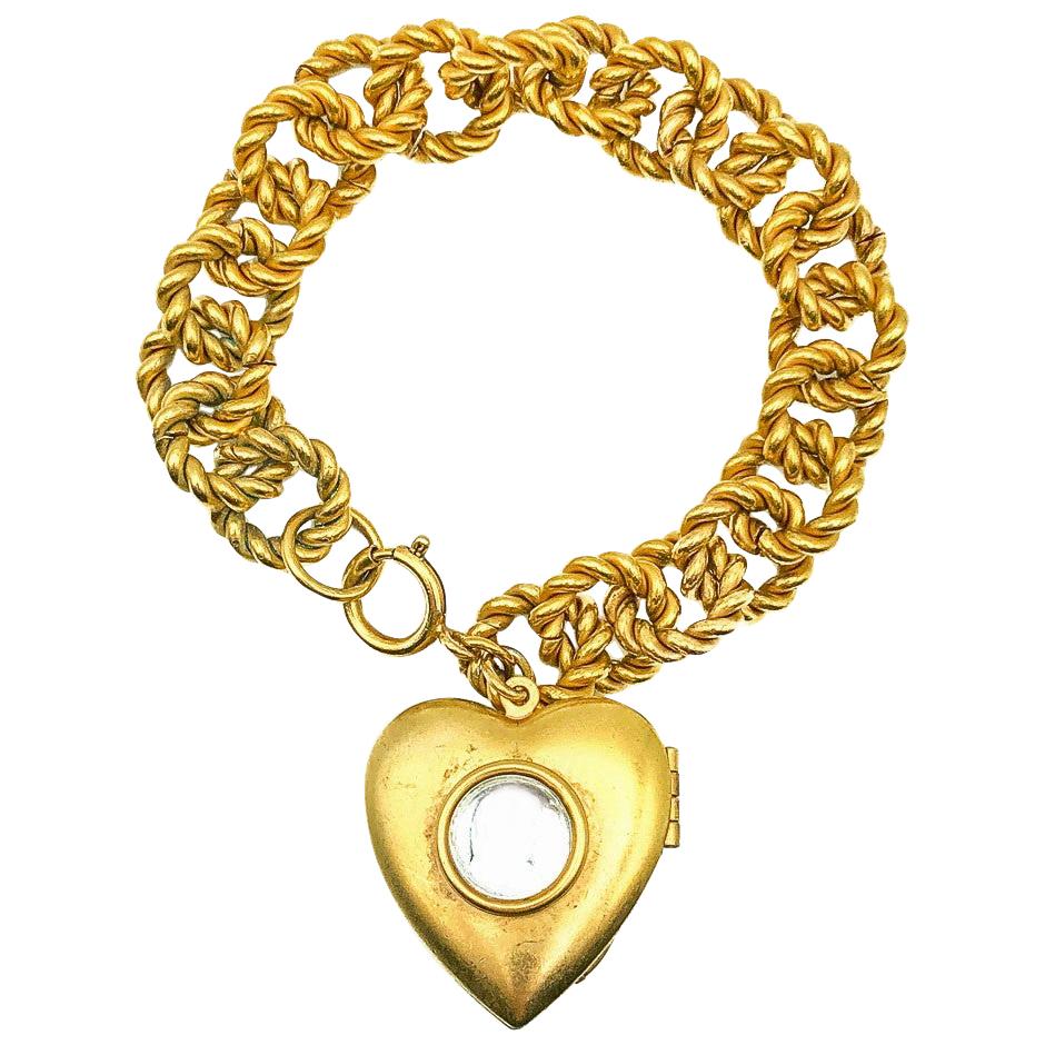 Médaillon vintage surdimensionné en forme de cœur avec bracelet à breloques épais des années 1980 en vente