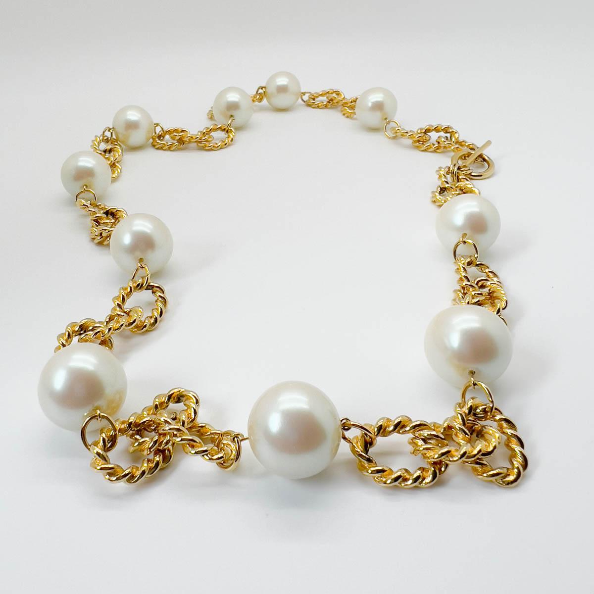 Vintage Oversize Pearl & Chunky Rope Chain Necklace 1980s In Good Condition For Sale In Wilmslow, GB