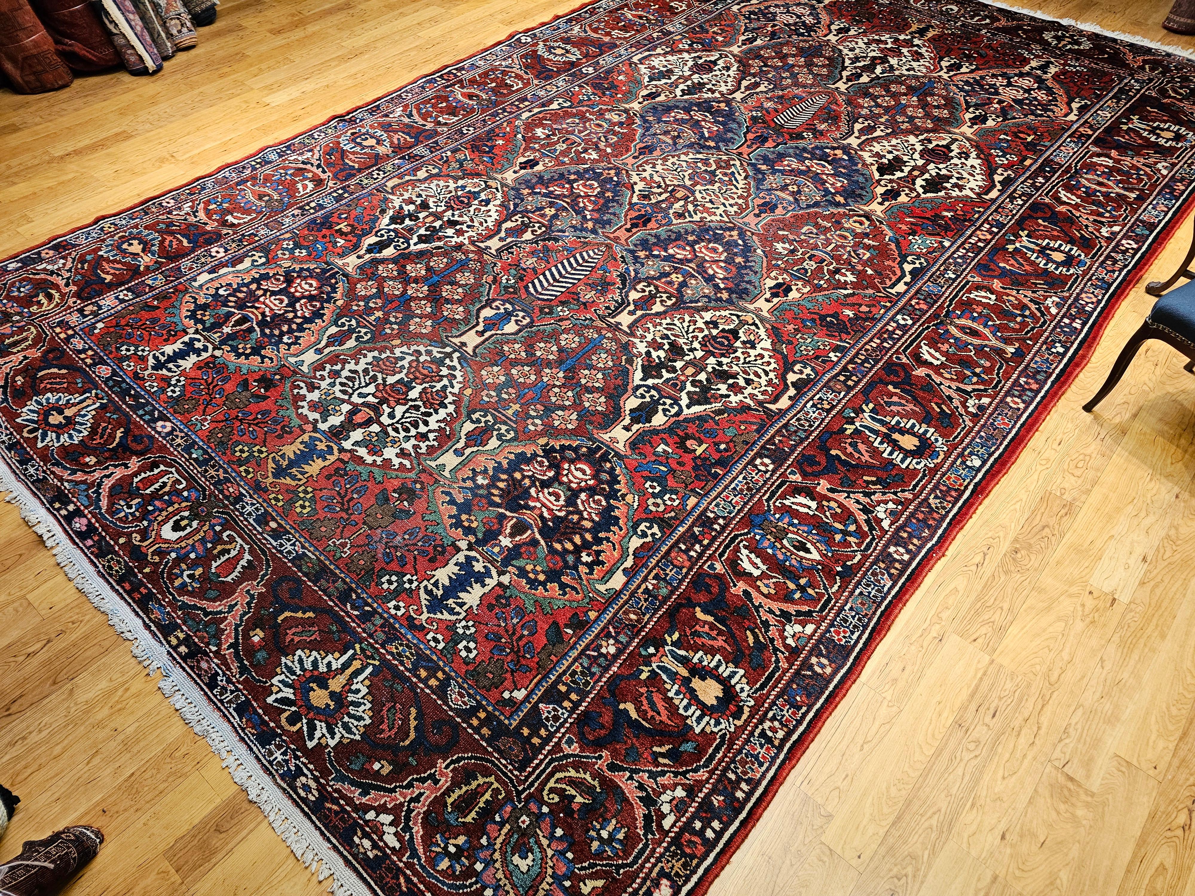 Tappeto persiano Bakhtiari vintage di grandi dimensioni con pannello floreale a vasi in vendita 11