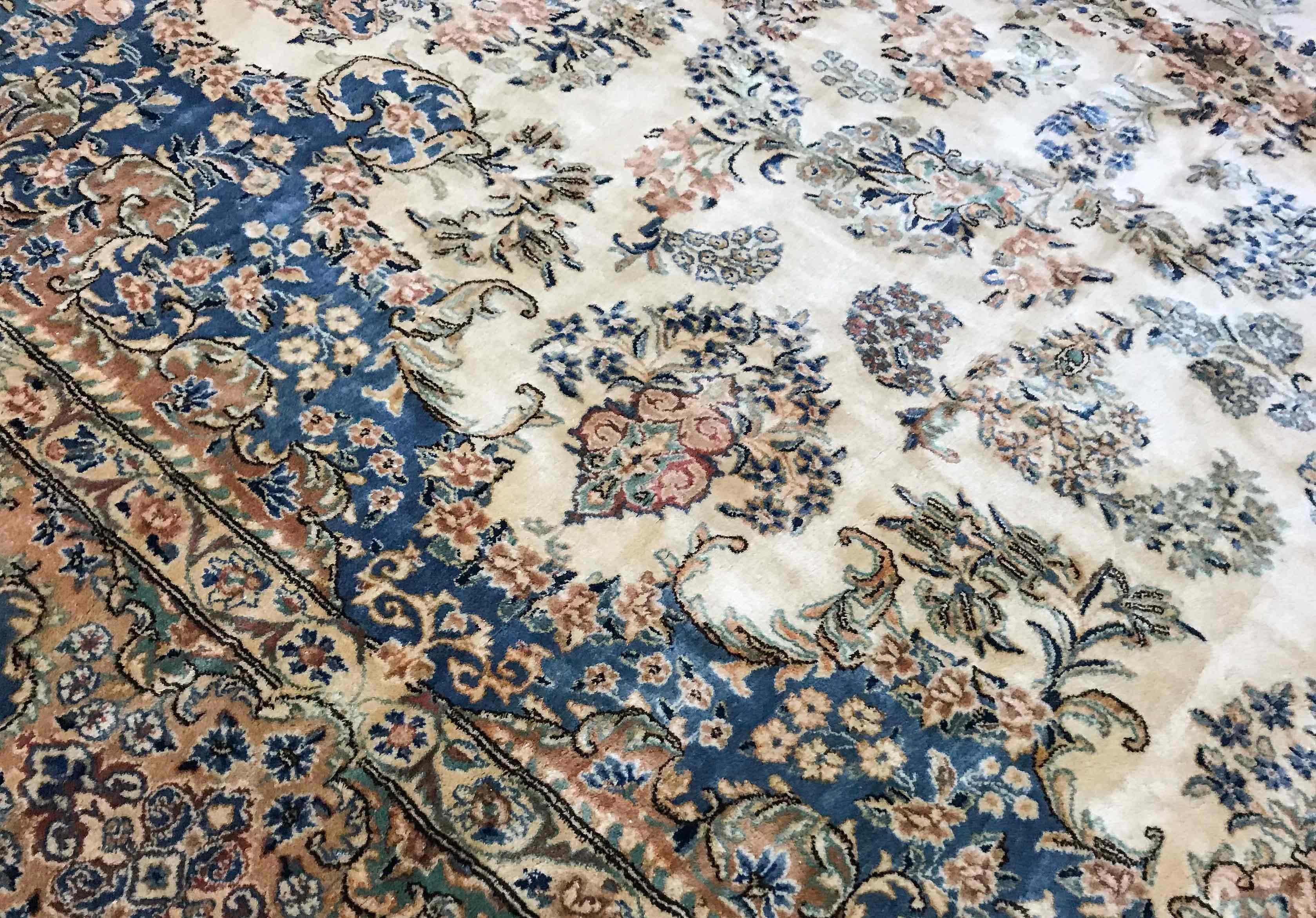 Persischer Kerman-Teppich in Übergröße, ca. 1940 11'7 x 24'3. (Kirman) im Angebot