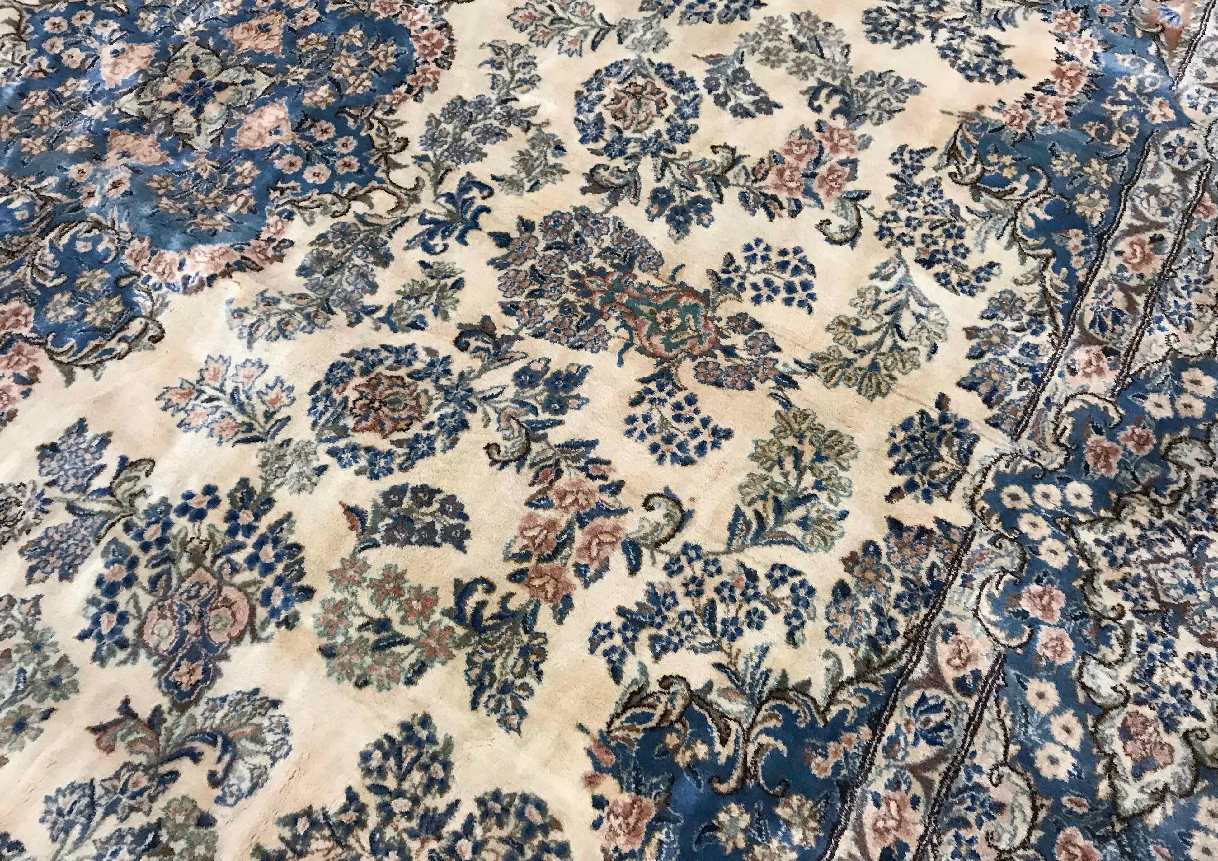 Persischer Kerman-Teppich in Übergröße, ca. 1940 11'7 x 24'3. (Handgewebt) im Angebot