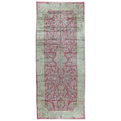 Tapis persan Kerman surdimensionné vintage, circa 1940 7'11 x 20'7.