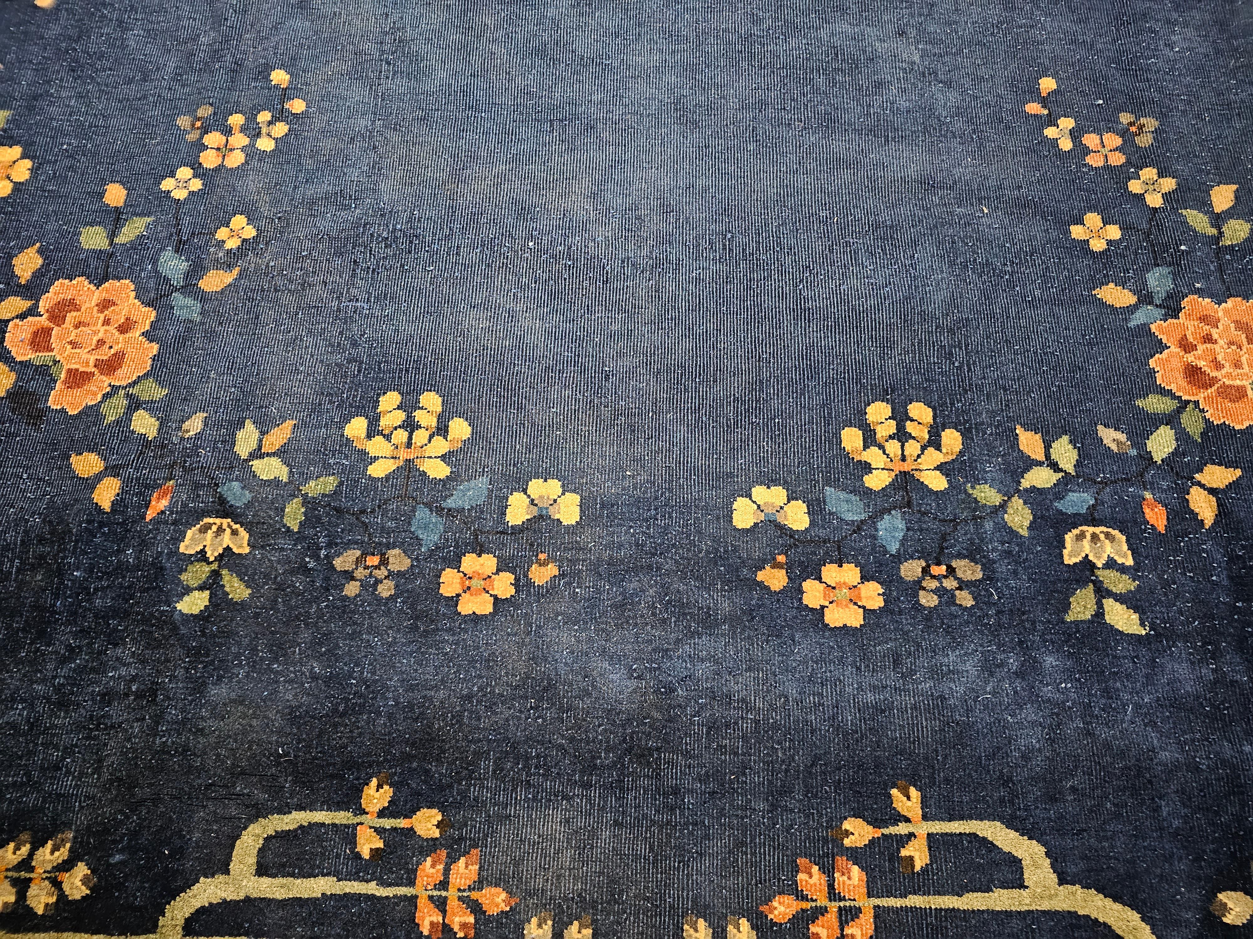 Art déco chinois surdimensionné avec pagode et motif d'oiseaux en bleu français, brun clair en vente 1