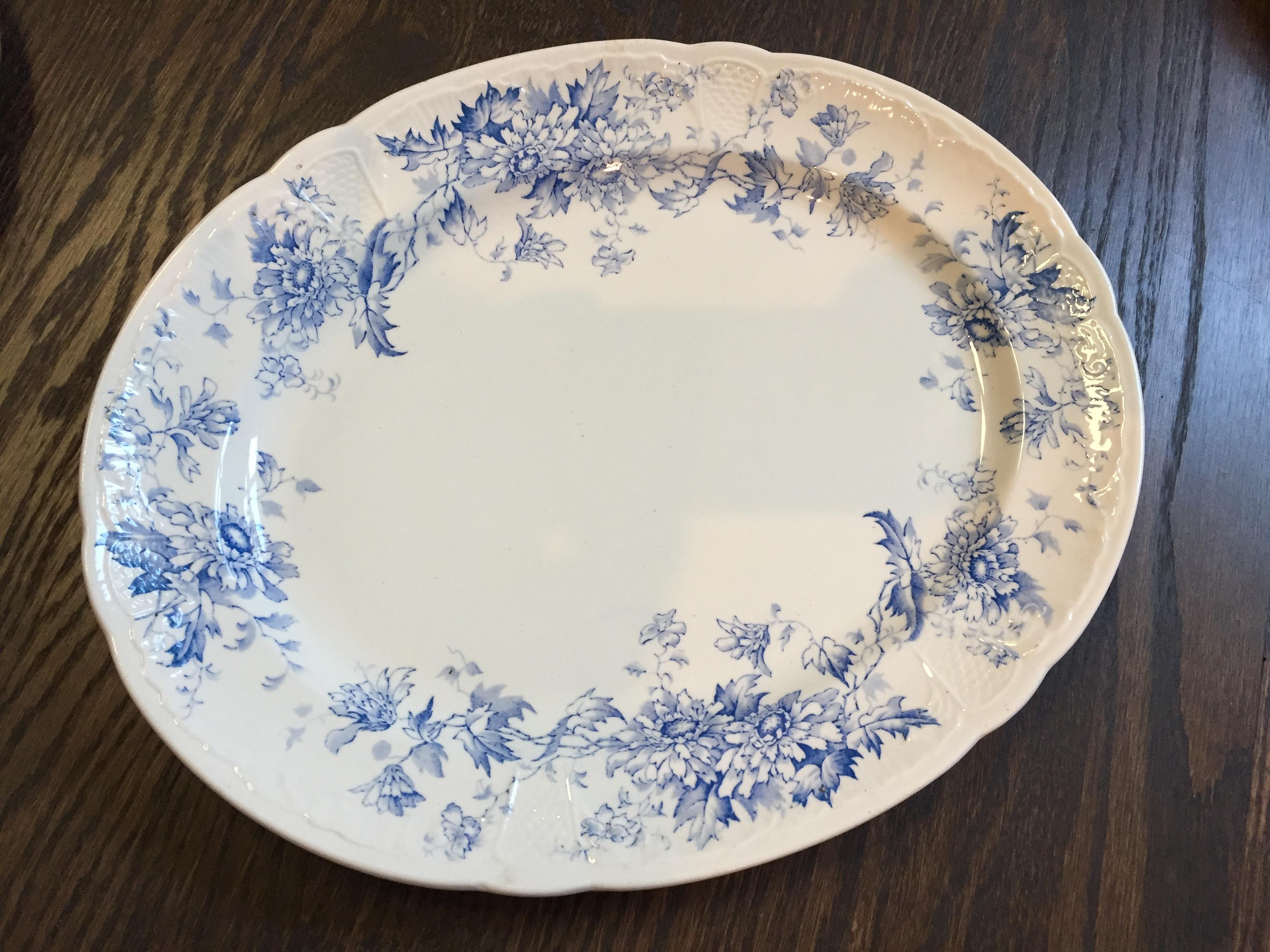 19th Century Vintage Oversized Decorative English Meat Platter For Sale