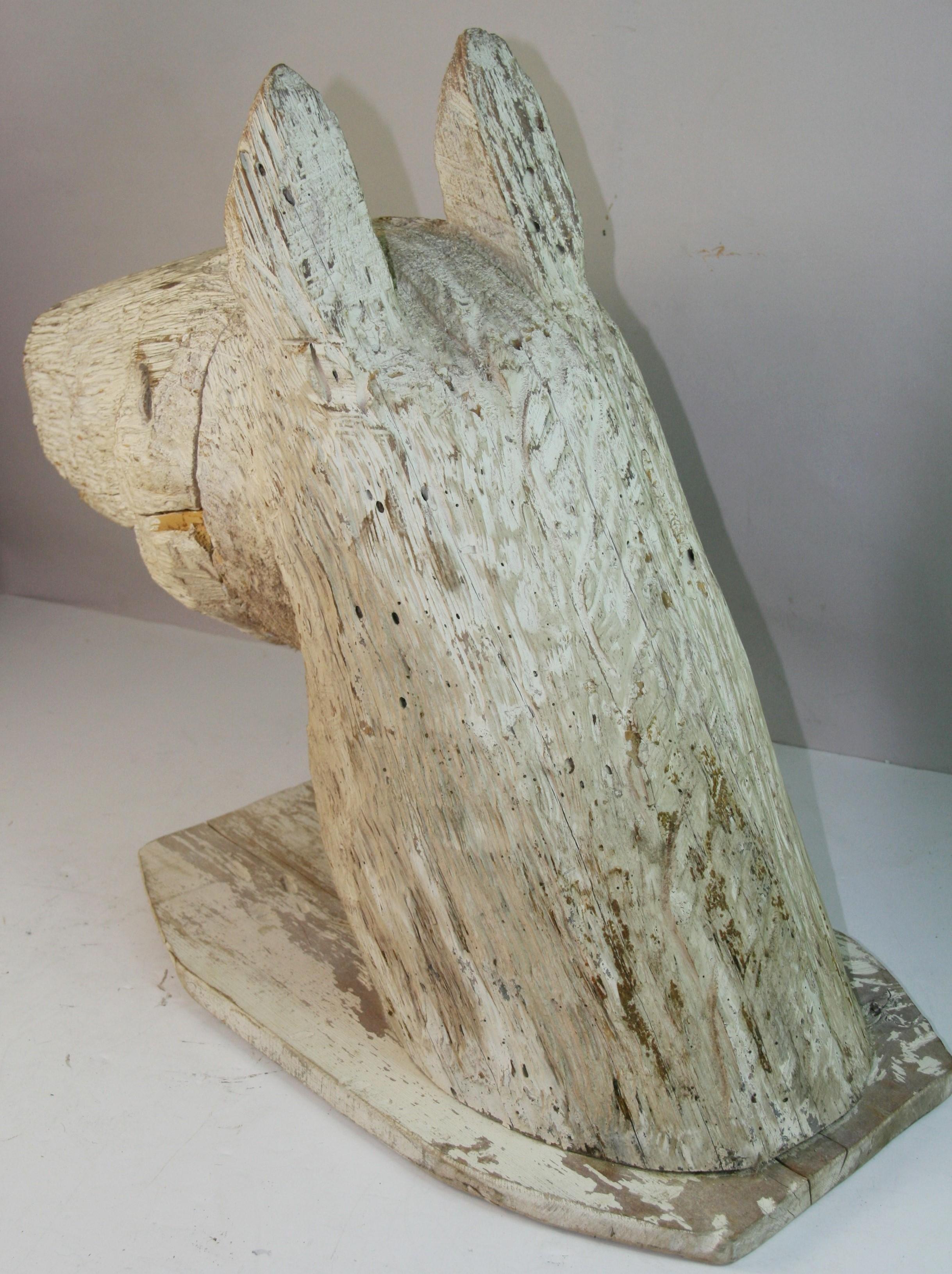 Übergroßer handgeschnitzter Vintage-Pferdkopf aus Holz  Bildhauerei im Angebot 7
