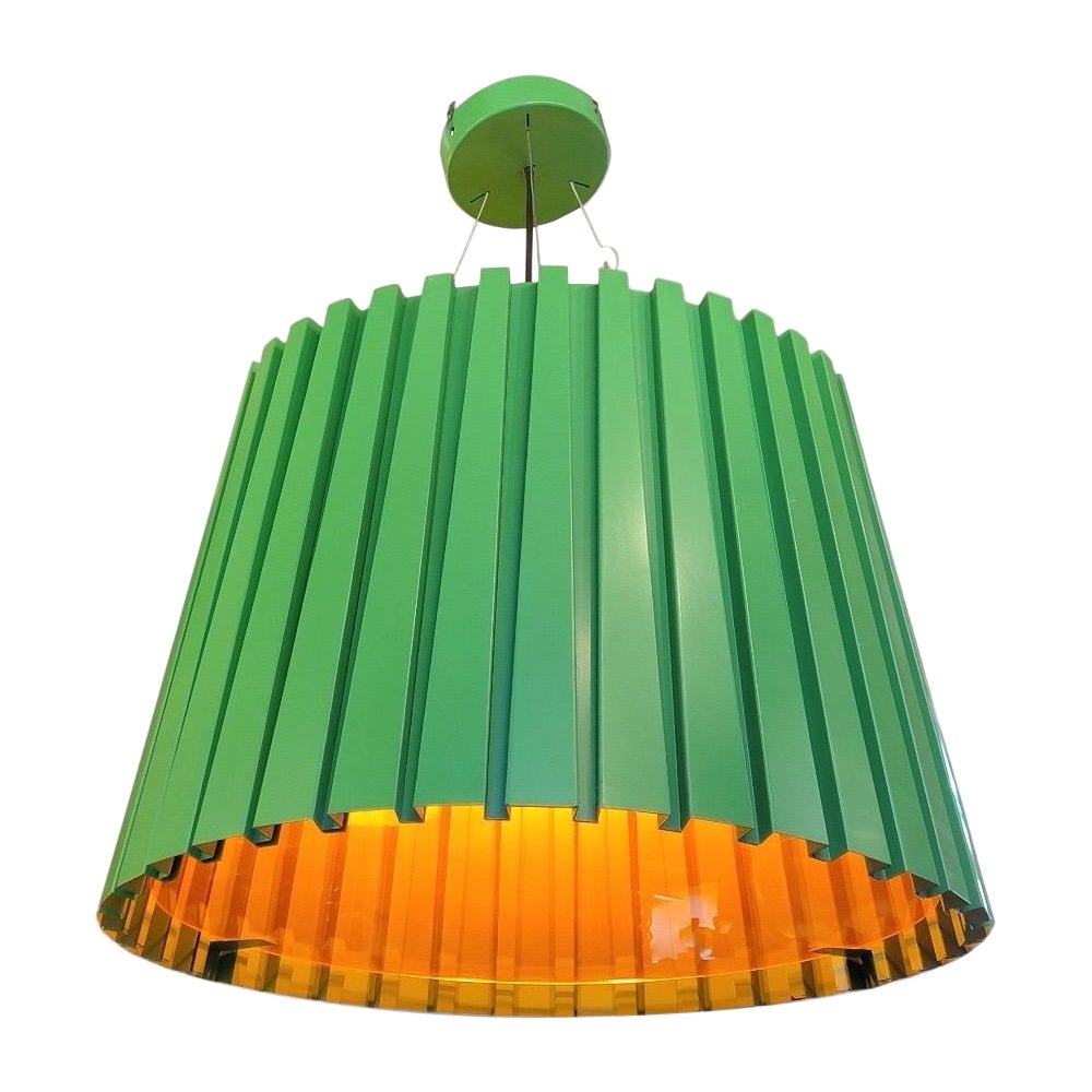 Pendentif vintage surdimensionné en métal nervuré de couleur verte, Design Industrial Design