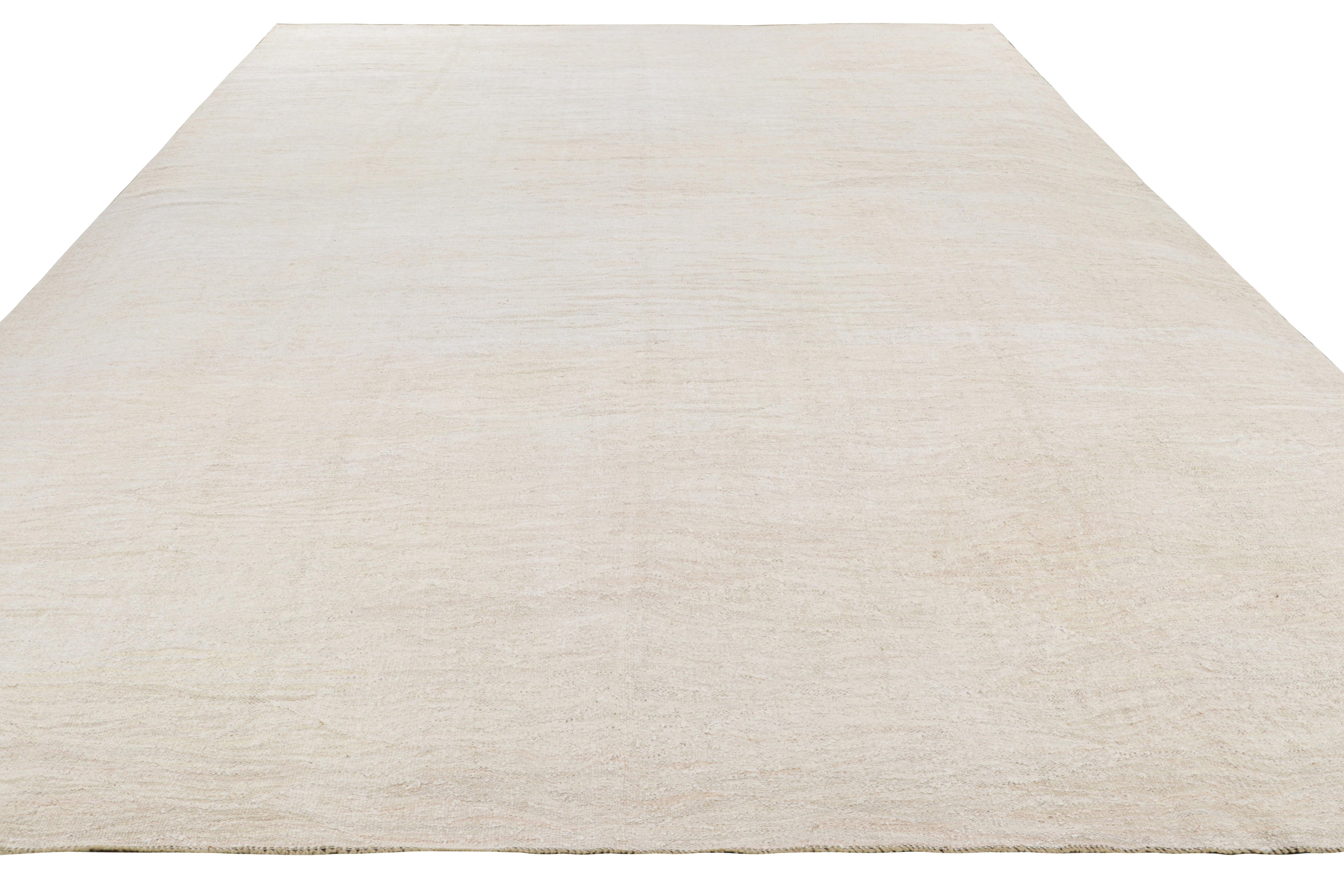 Vintage Oversized Kilim in White and Beige Tones from Rug & Kilim In Good Condition For Sale In Long Island City, NY