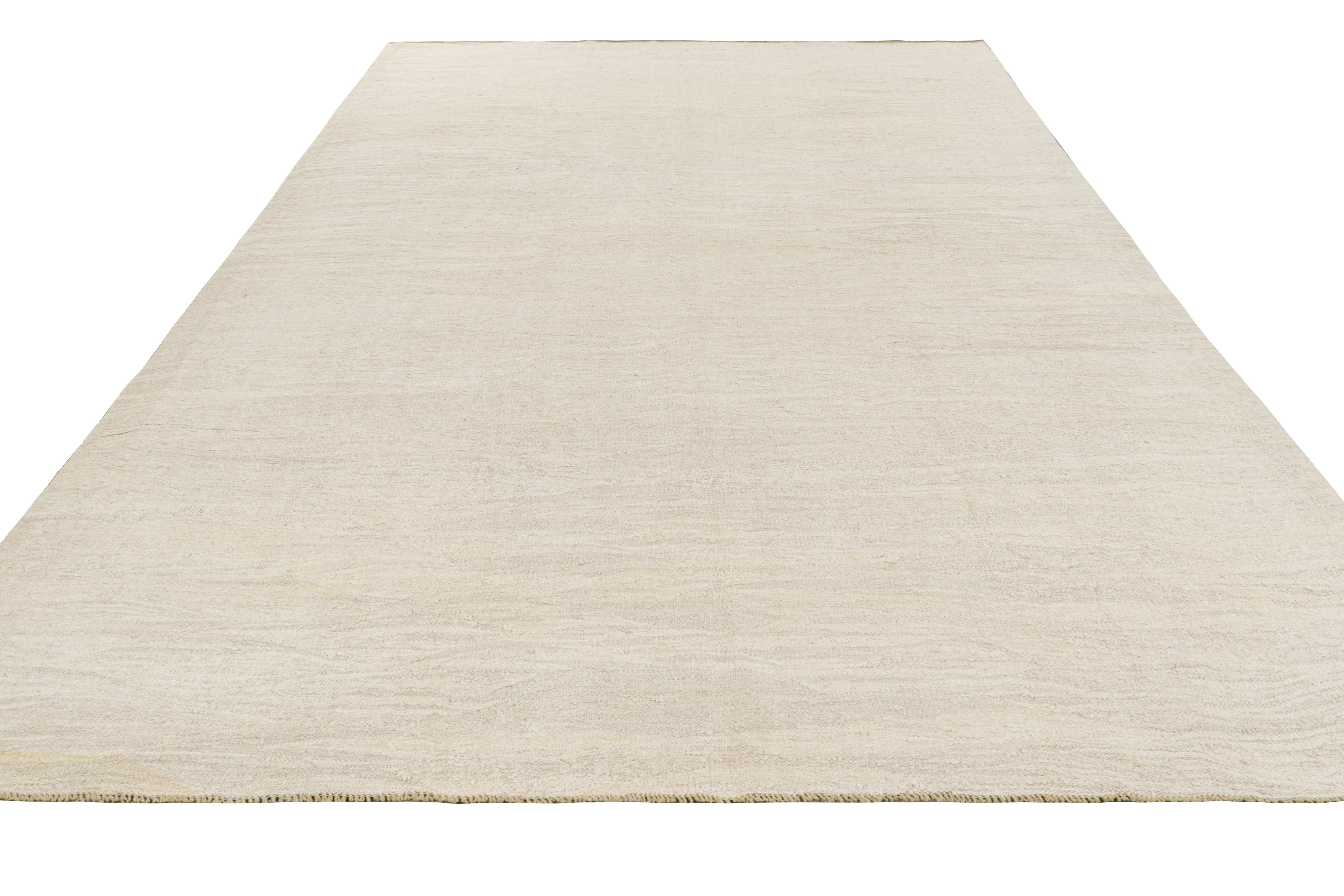 Kilim vintage surdimensionné dans les tons blanc et beige de Rug & Kilim Bon état - En vente à Long Island City, NY