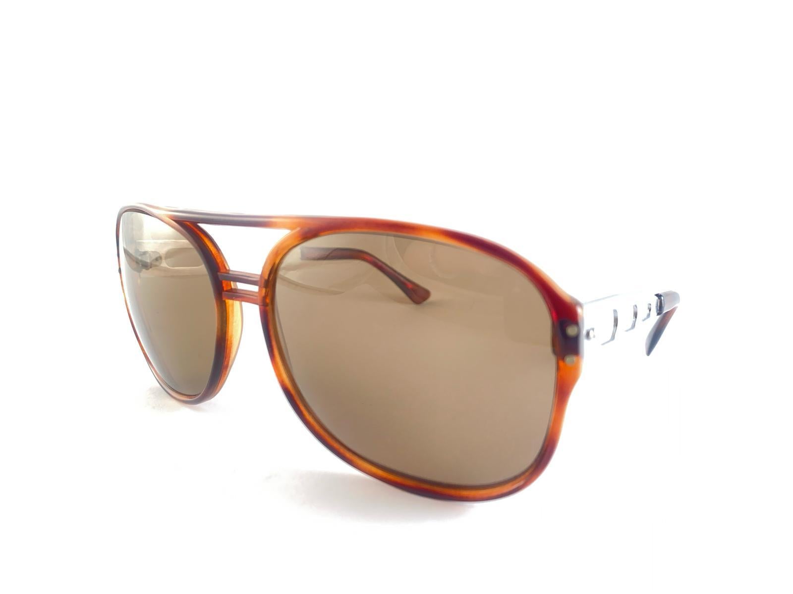Übergroße mittelgroße Schildpatt-Sonnenbrille, hergestellt in Frankreich 1980er Jahre im Angebot 1