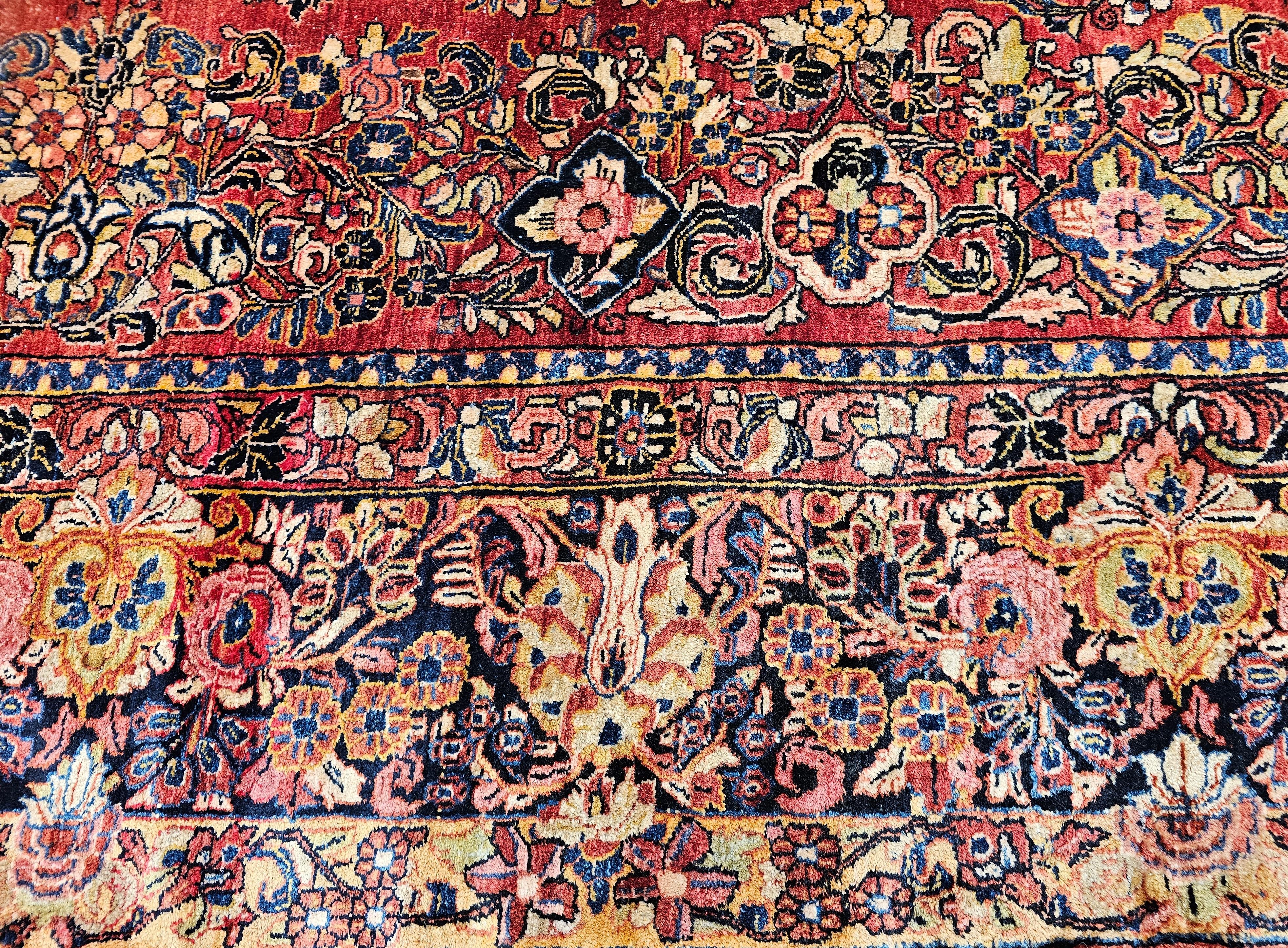 Sarouk persan surdimensionné à motif allover rouge foncé, marine, bleu en vente 4
