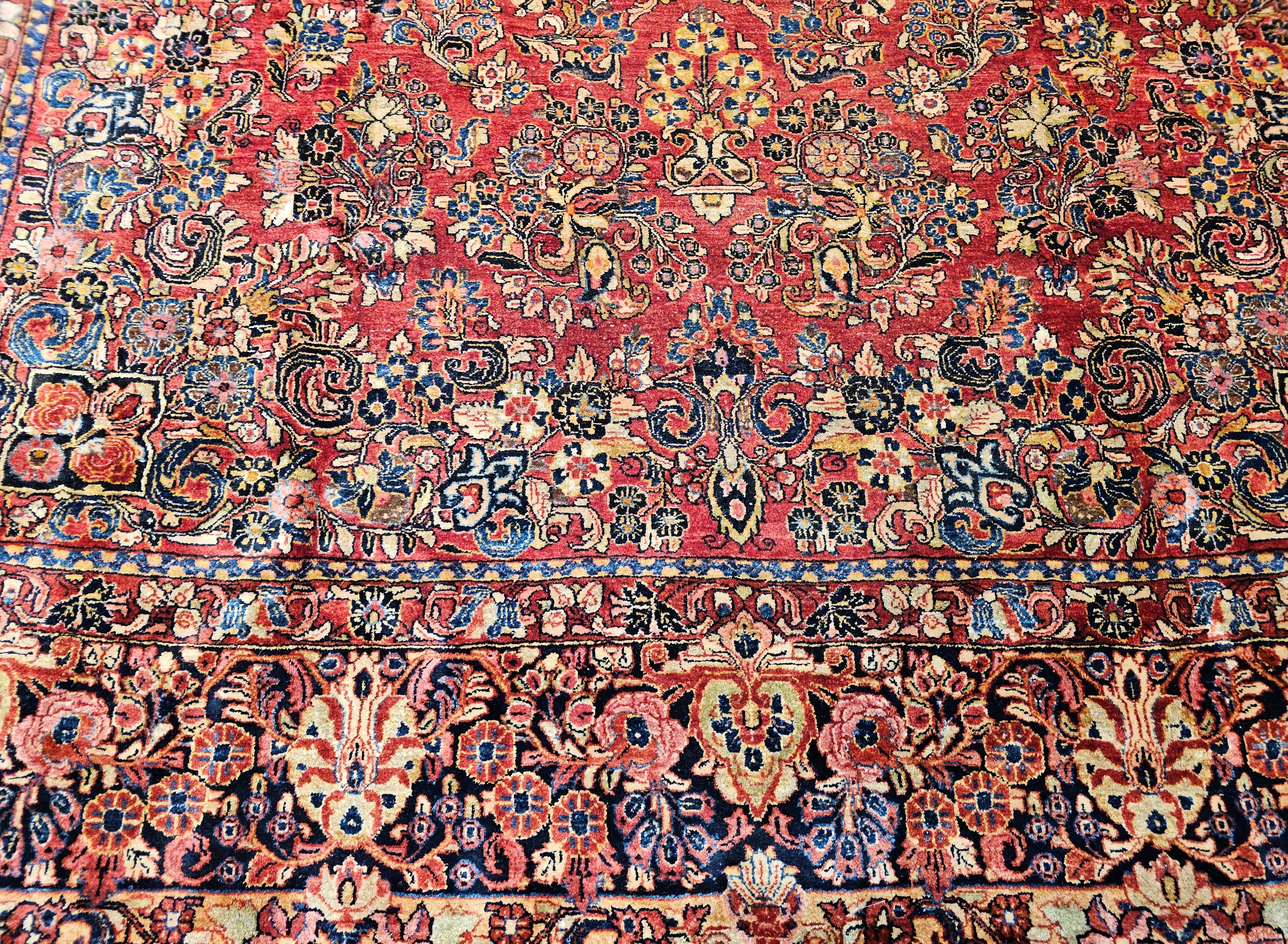 Sarouk persan surdimensionné à motif allover rouge foncé, marine, bleu en vente 2
