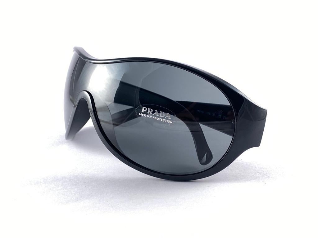 Vintage Oversized PRADA Black SPR 19H Sunglasses 2000'S  For Sale 7