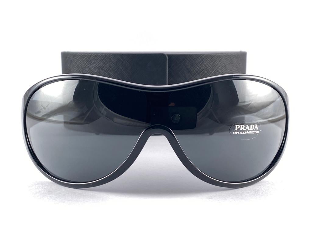 Vintage Oversized PRADA Black SPR 19H Sunglasses 2000'S  For Sale 9