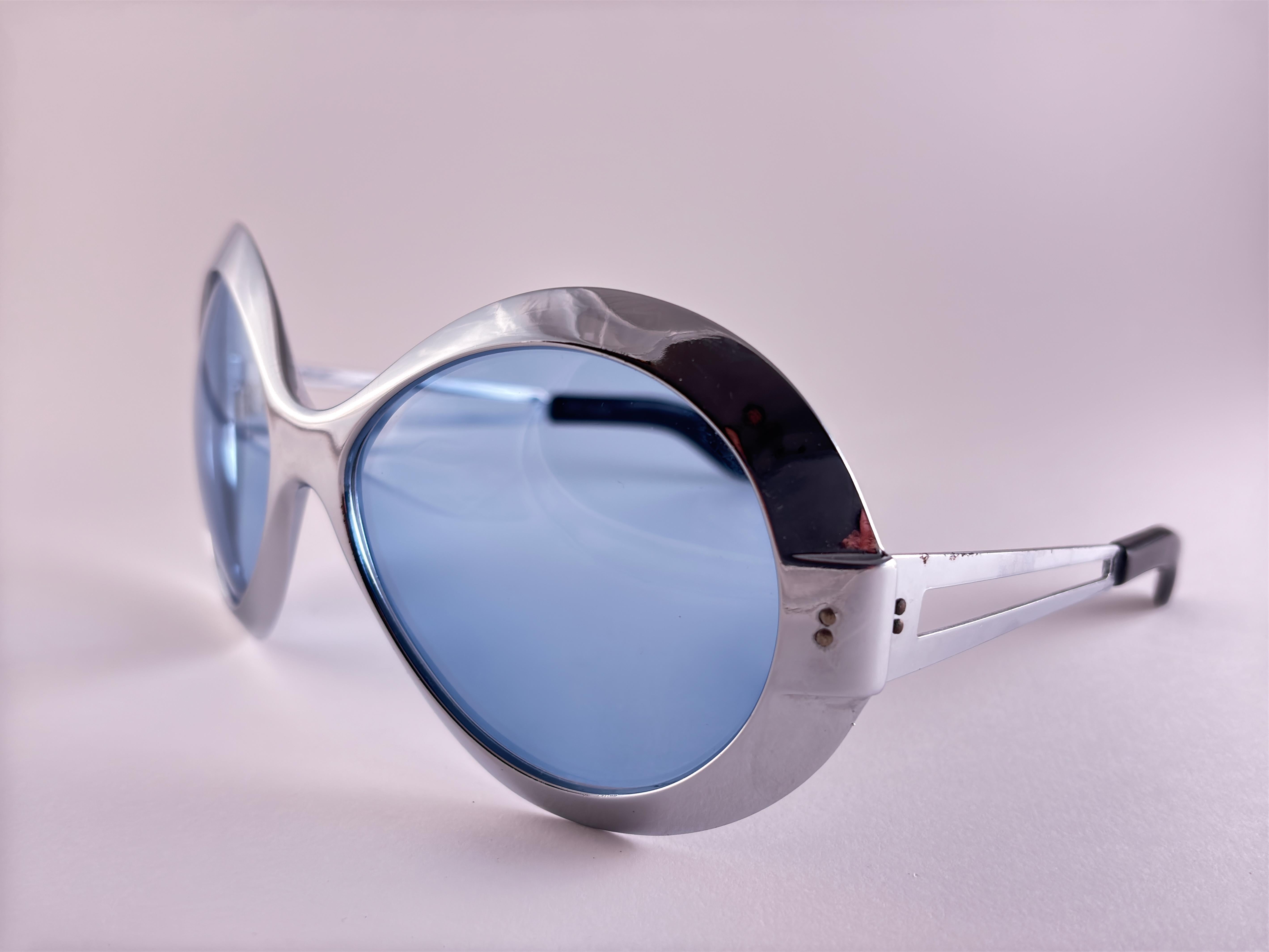 Gafas de sol vintage metalizadas plateadas sobredimensionadas Años 70 Fabricadas en Francia en venta 3