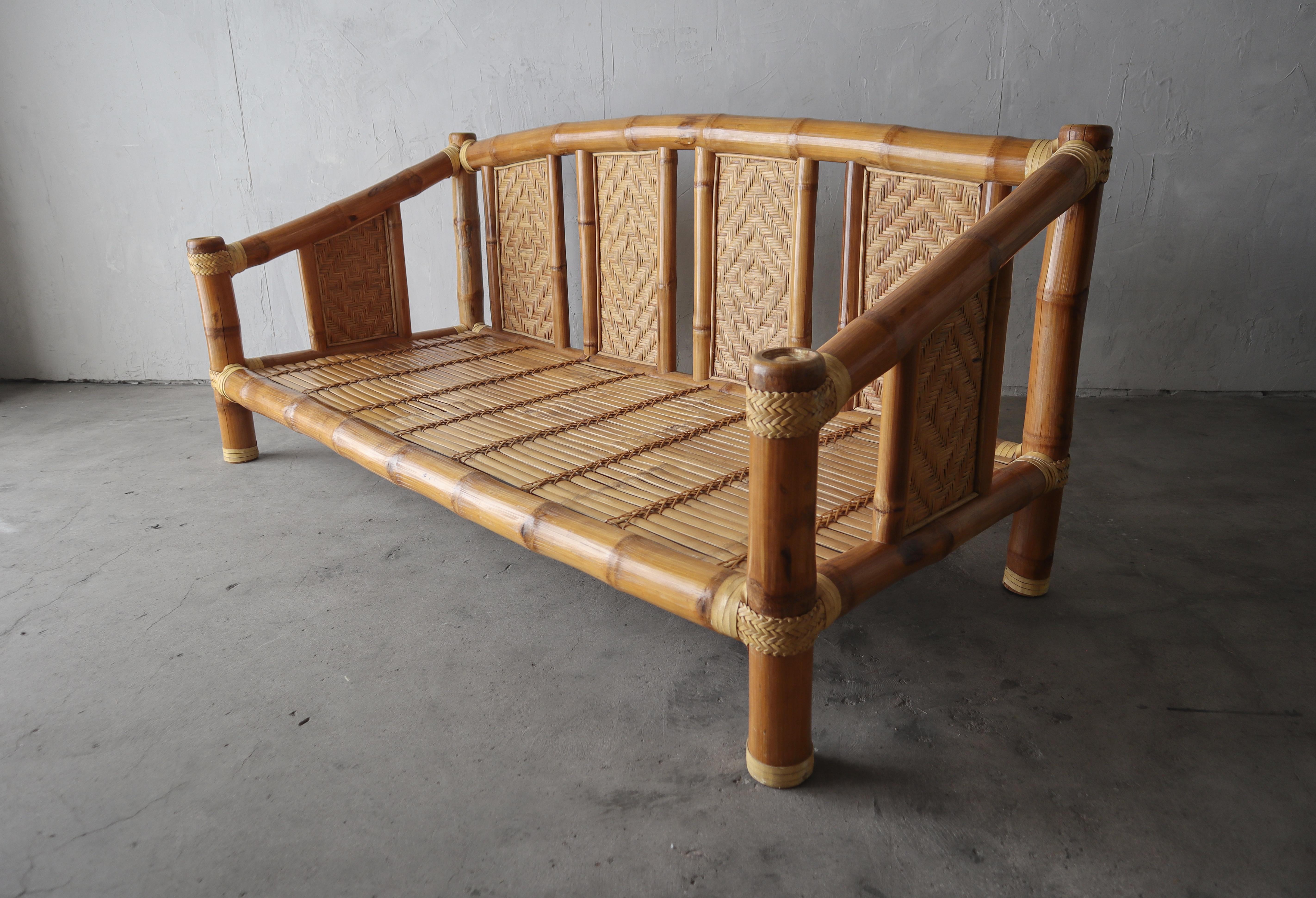 Vintage Oversized Stacked Bamboo Daybed In Good Condition For Sale In Las Vegas, NV