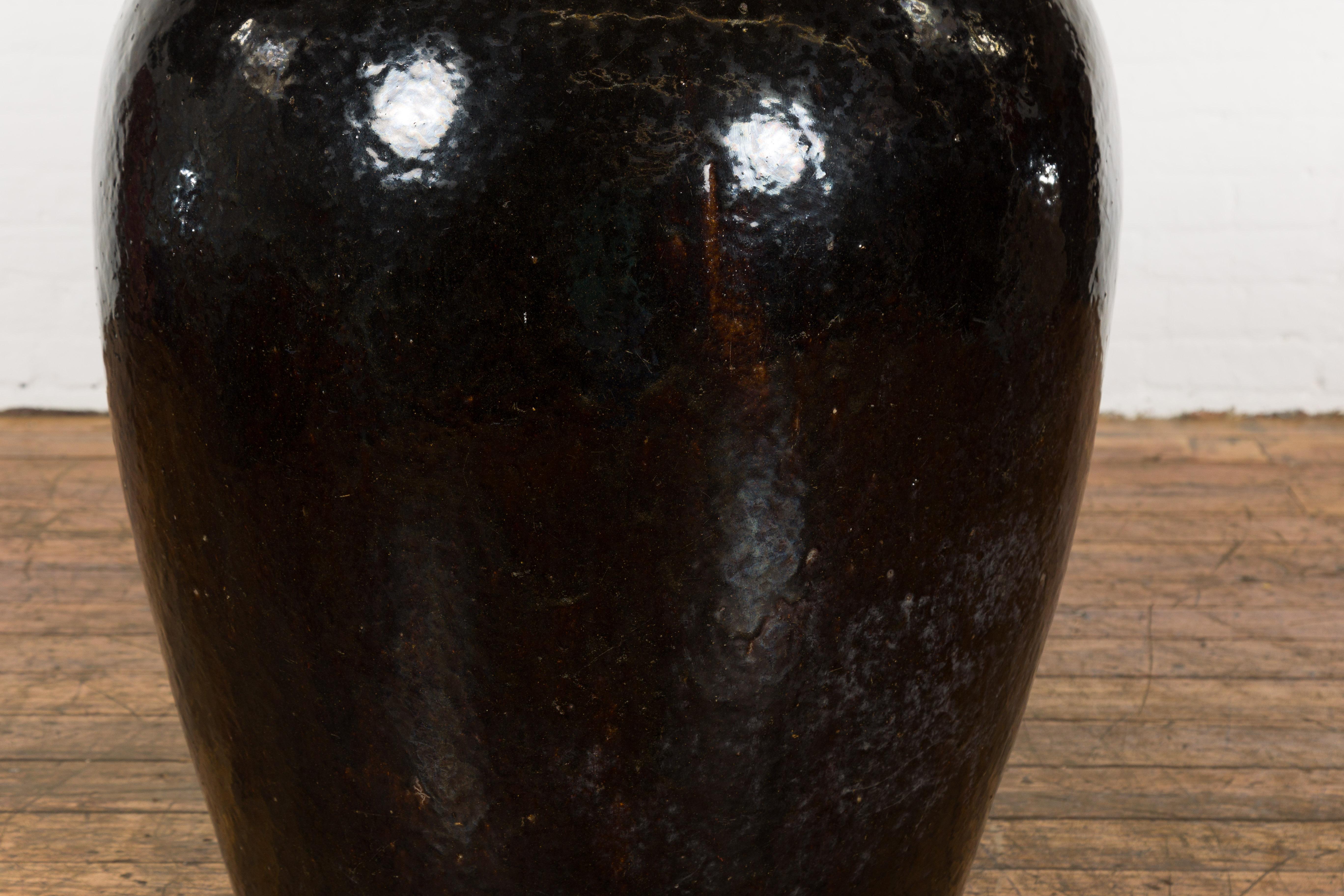 Jardinière vintage surdimensionnée en céramique émaillée noire thaïlandaise avec accents bruns Bon état - En vente à Yonkers, NY