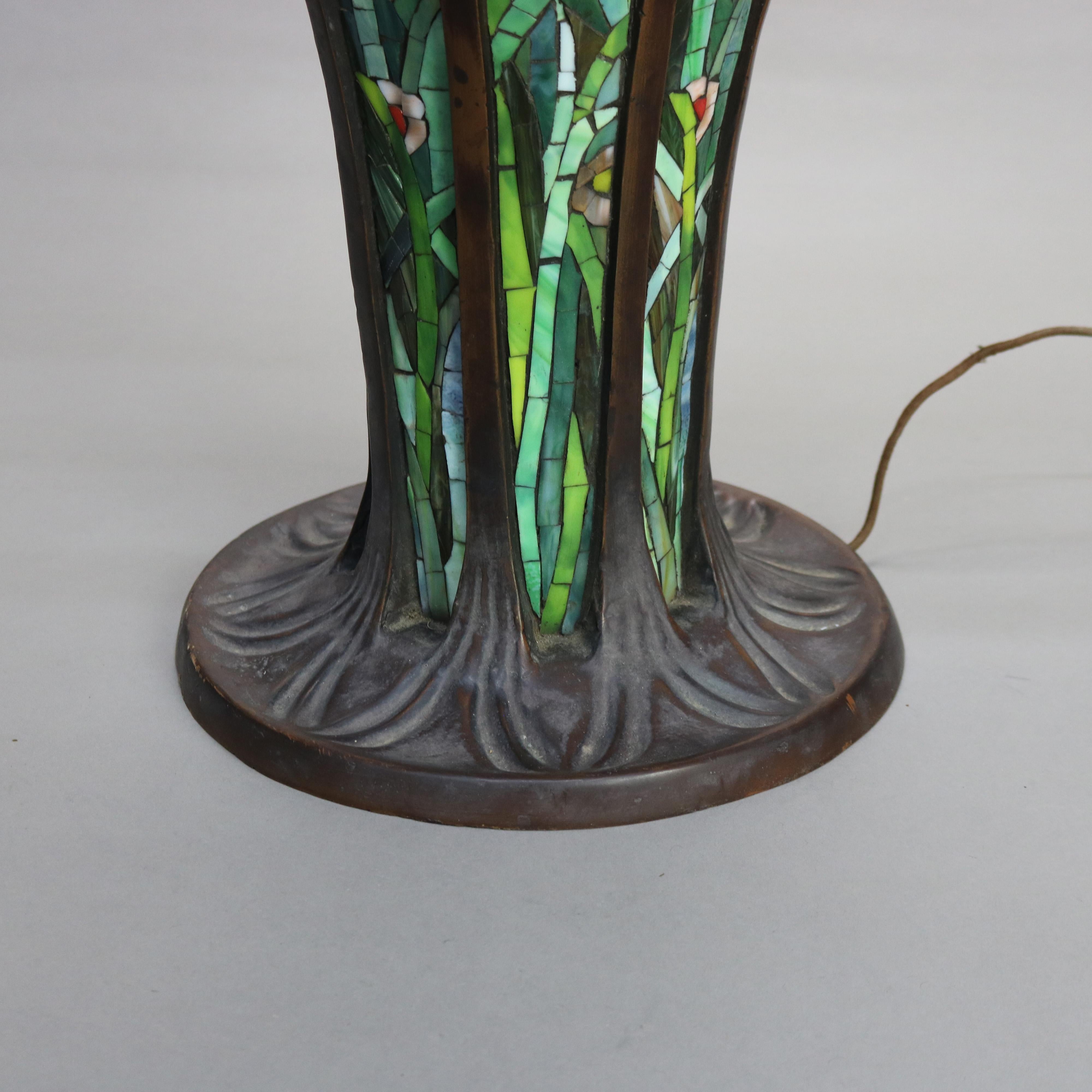 Vintage Oversized Tiffany Style Spiderweb Stained Glass Garden Table Lamp 20thC In Good Condition In Big Flats, NY