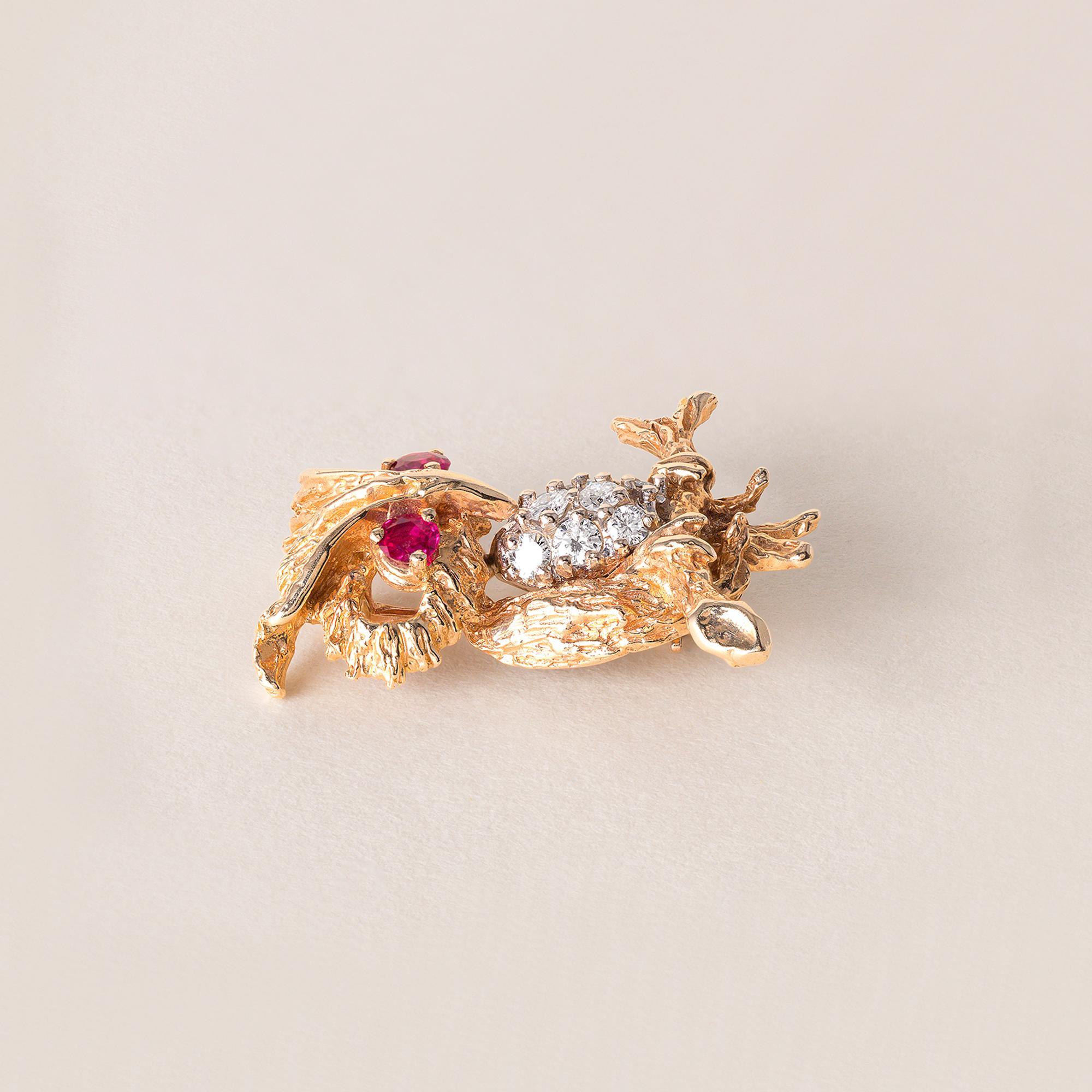 Broche Vintage Búho Ojos de Diamante y Rubí Oro Amarillo 14K en Bueno estado para la venta en Los Angeles, CA