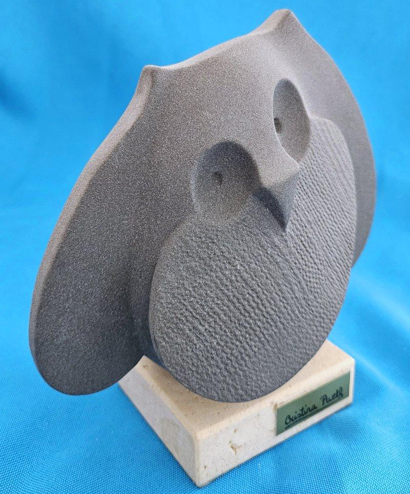 Spagnolo Scultura di gufo vintage grigio-topane di Cristina Puell, firmata sul retro - VENDITA CHIUSA in vendita