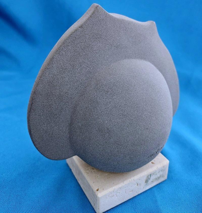 Scultura di gufo vintage grigio-topane di Cristina Puell, firmata sul retro - VENDITA CHIUSA In condizioni buone in vendita a Warrenton, OR